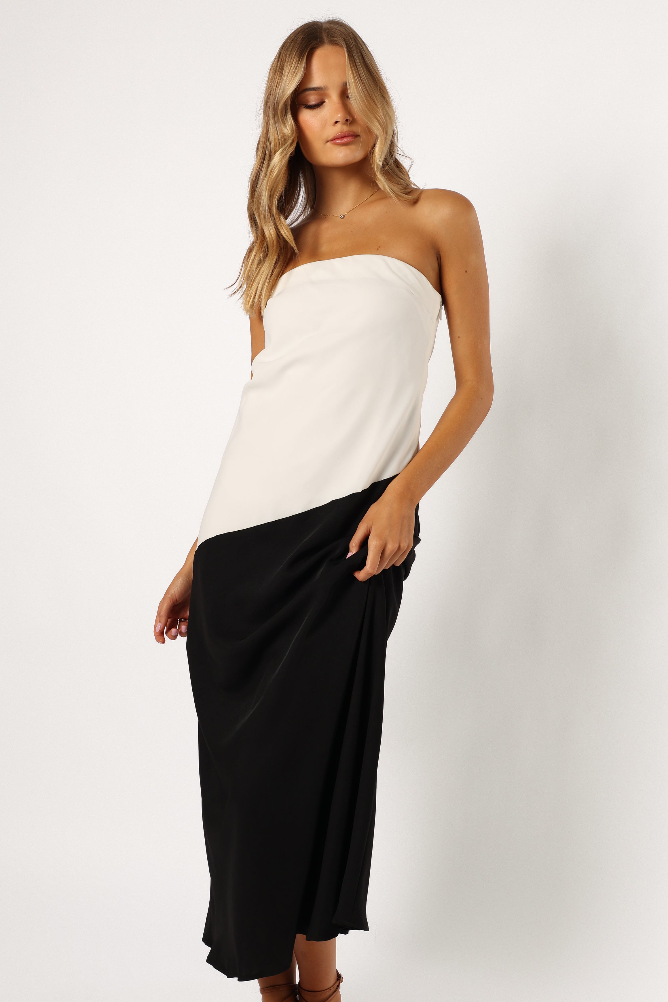 DRESSES @Joanna Maxi Dress - White Black