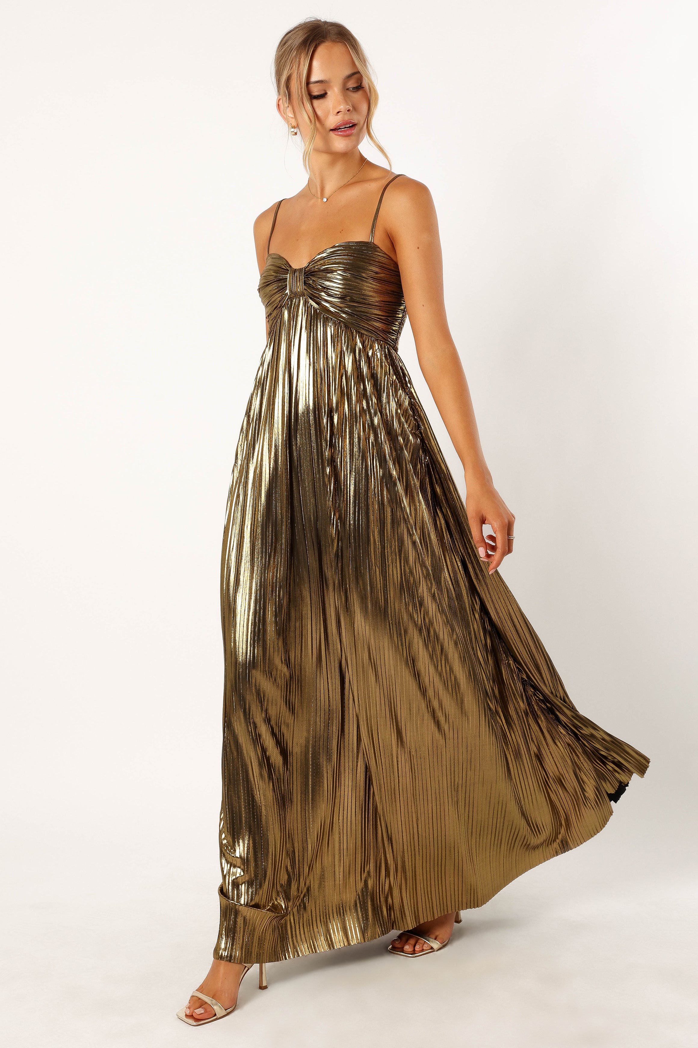 DRESSES @Kanthro Pleated Maxi Dress - Gold