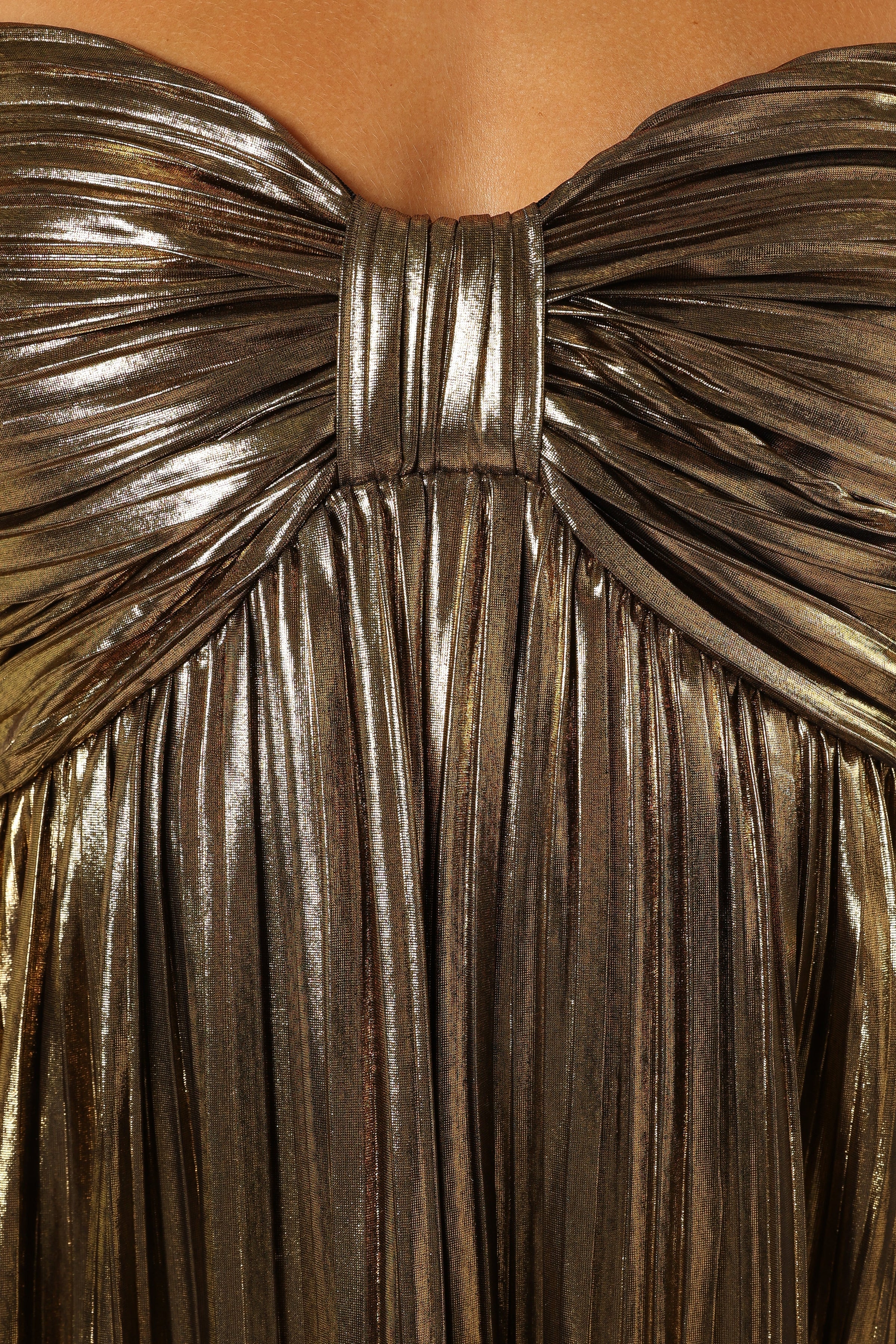 DRESSES @Kanthro Pleated Maxi Dress - Gold