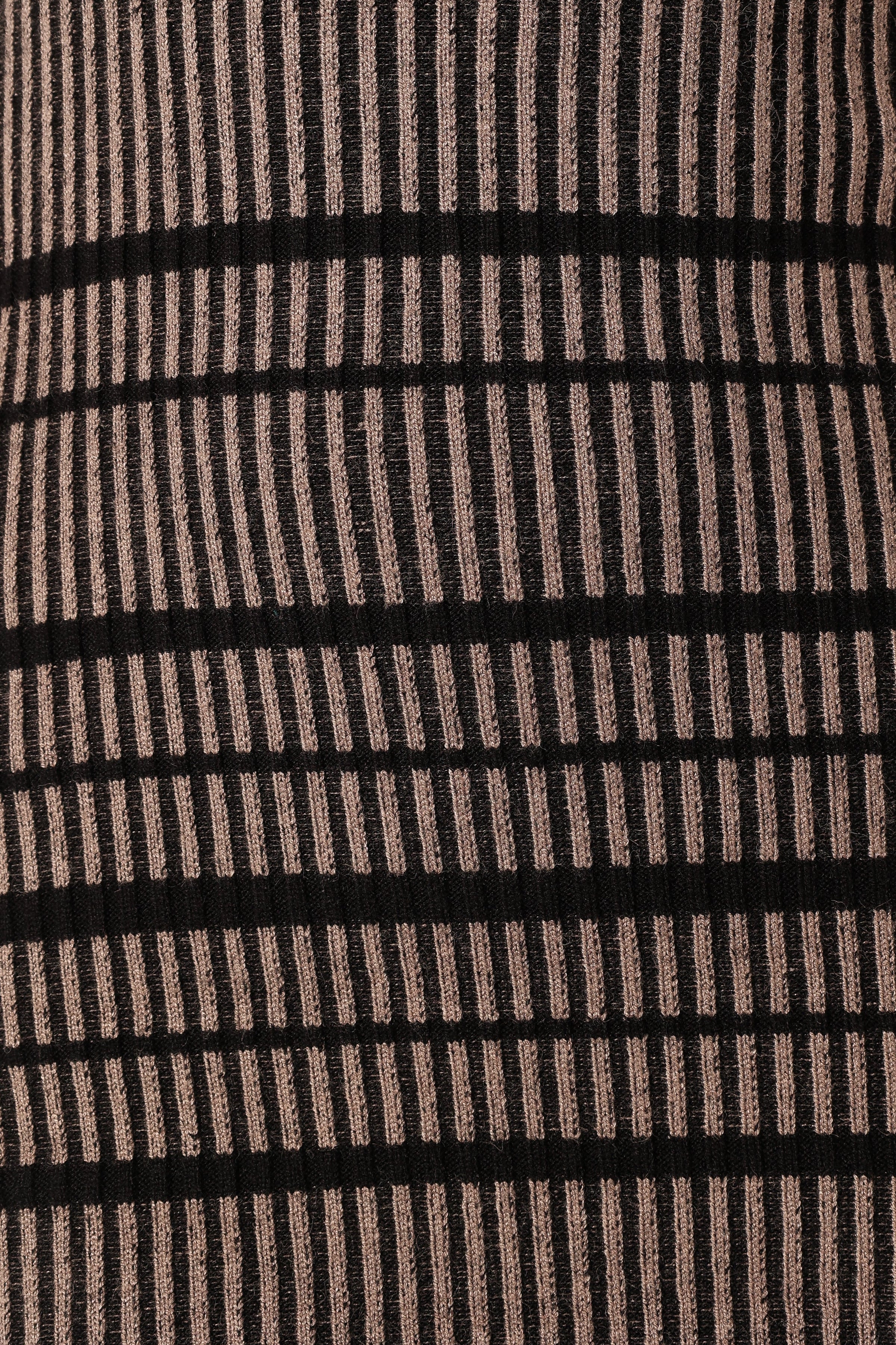 DRESSES @Maika Longsleeve Mini Dress - Beige Black