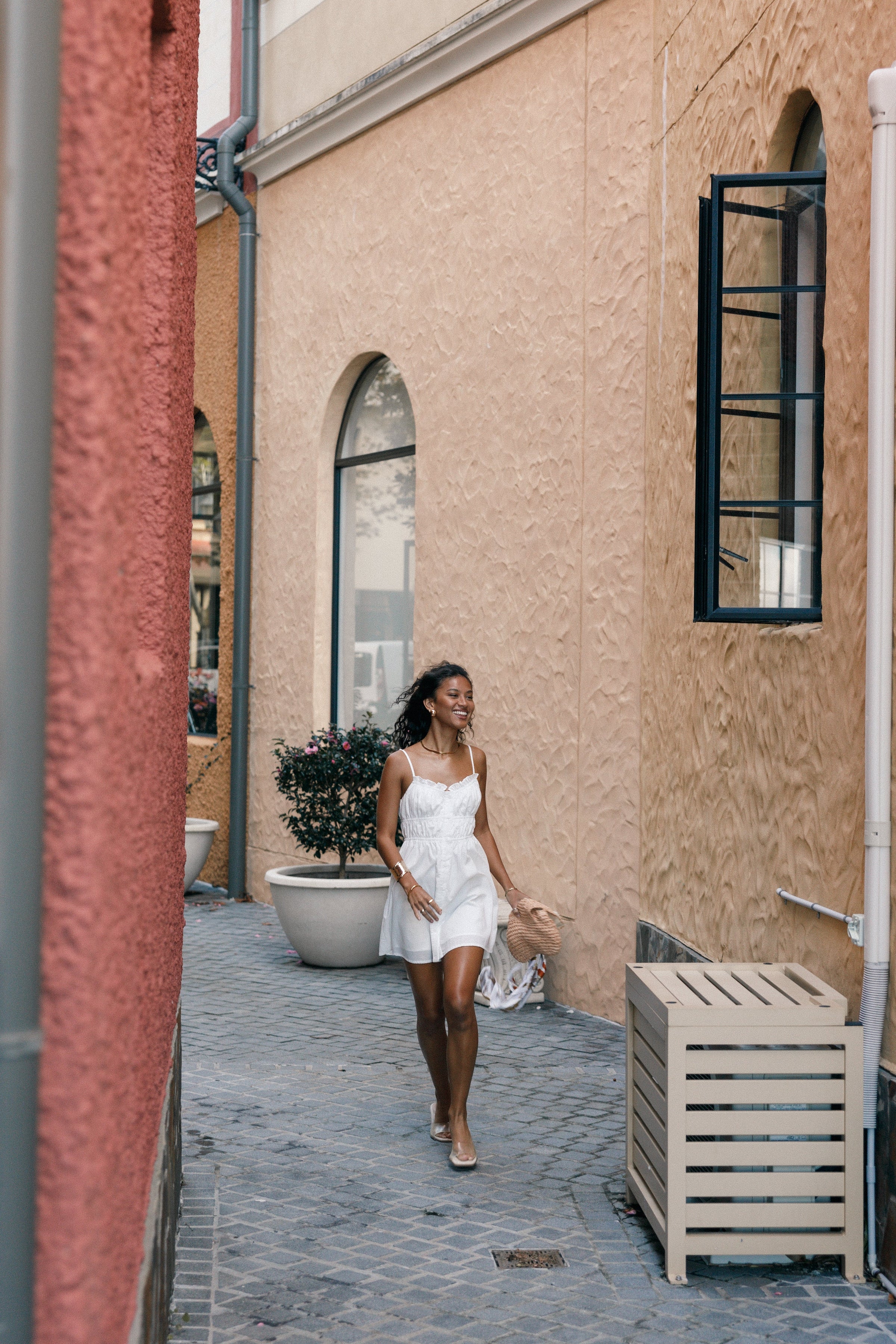 DRESSES @Olivia Mini Dress - White (Hold for Euro Summer)