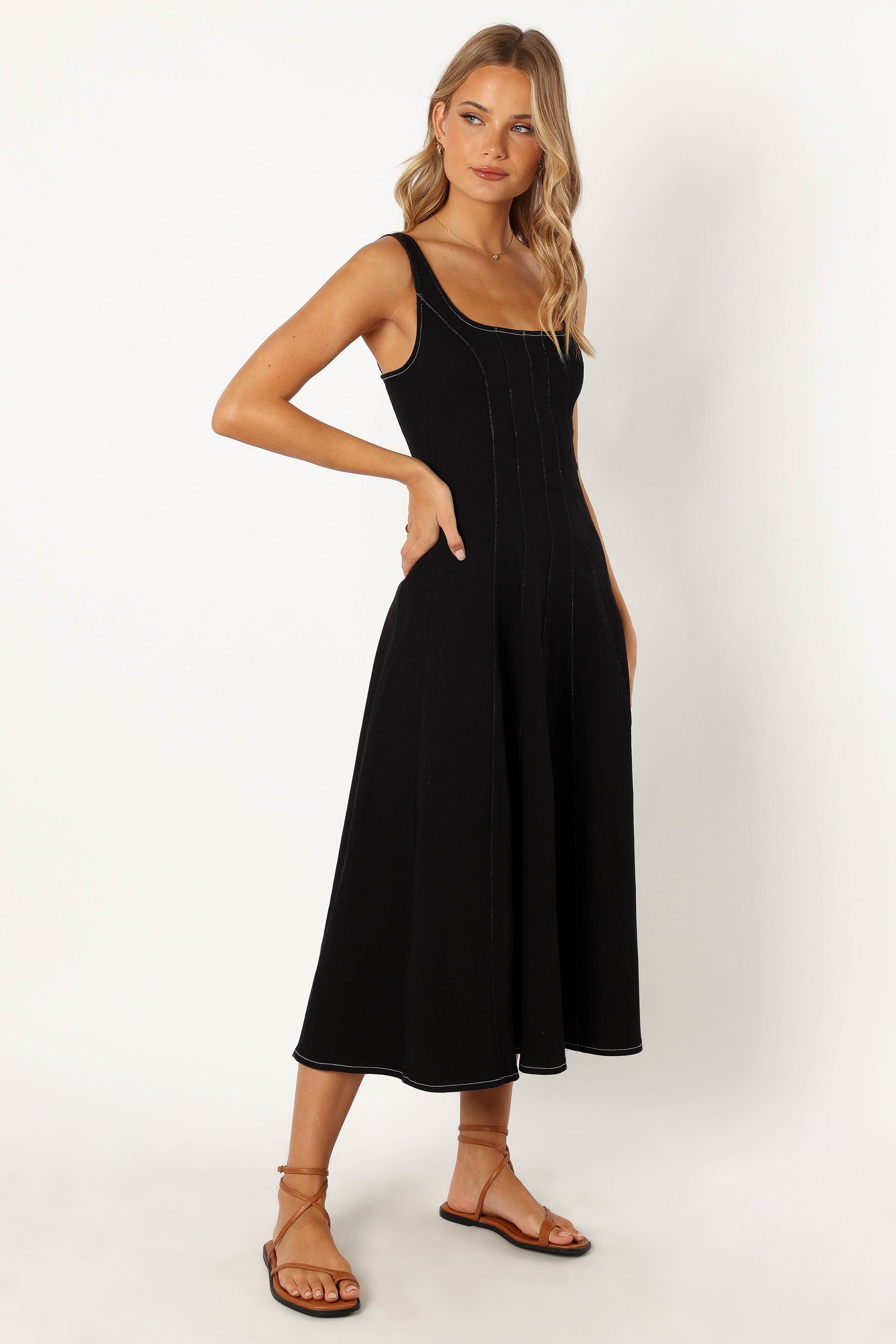 DRESSES @Una Midi Dress - Black