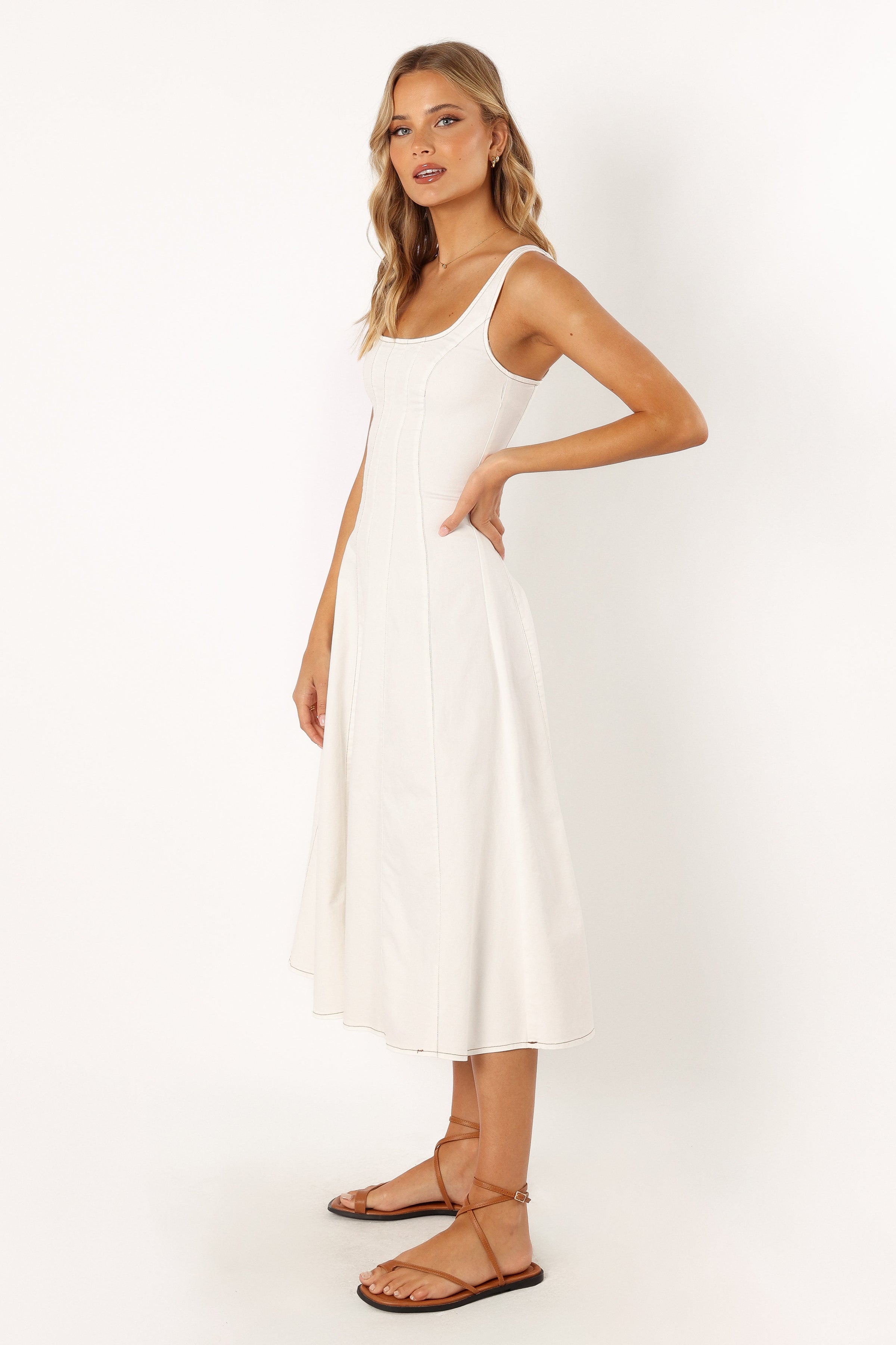 DRESSES @Una Midi Dress - White