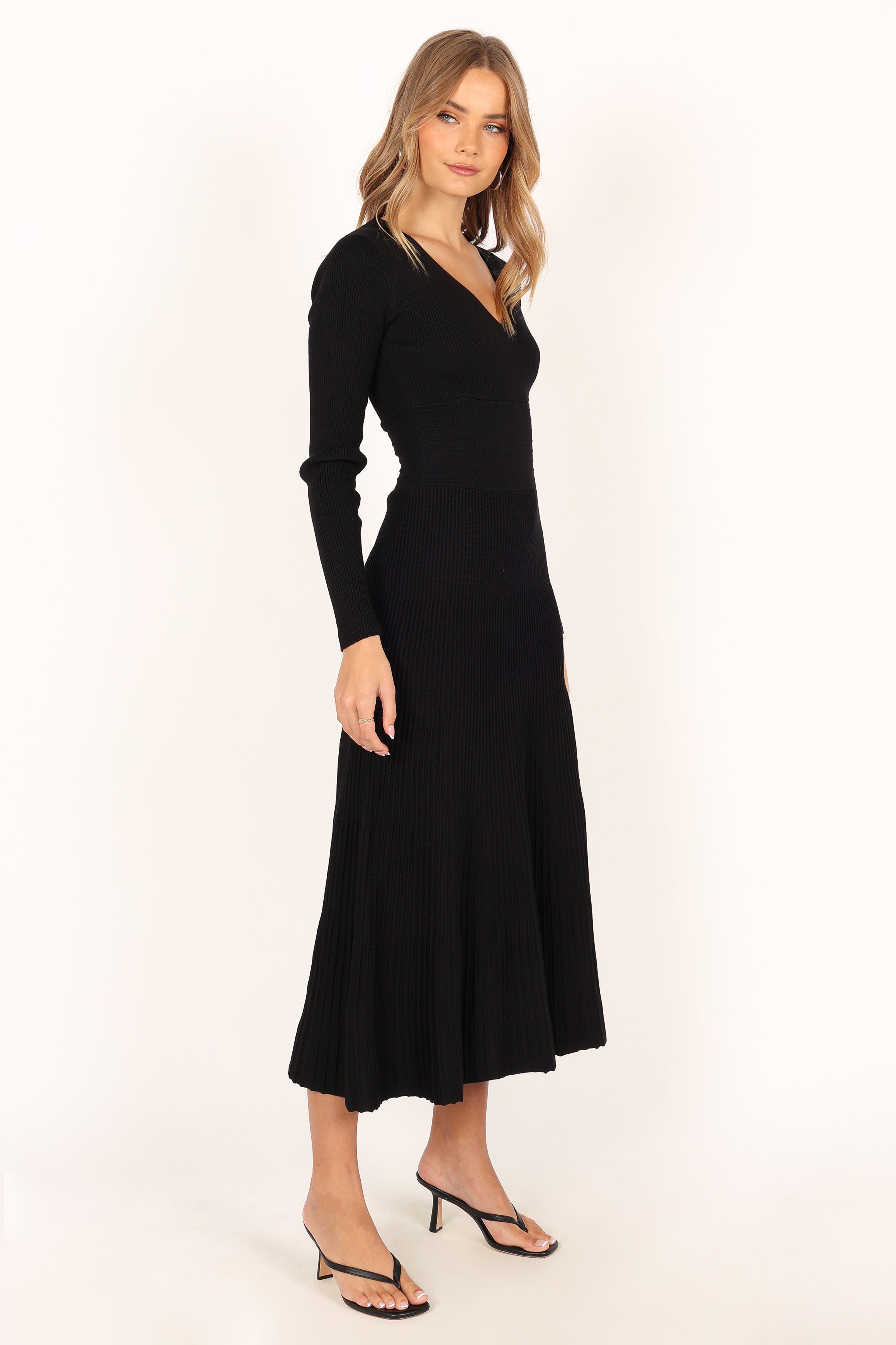 DRESSES @Vivi Longsleeve Midi Dress - Black