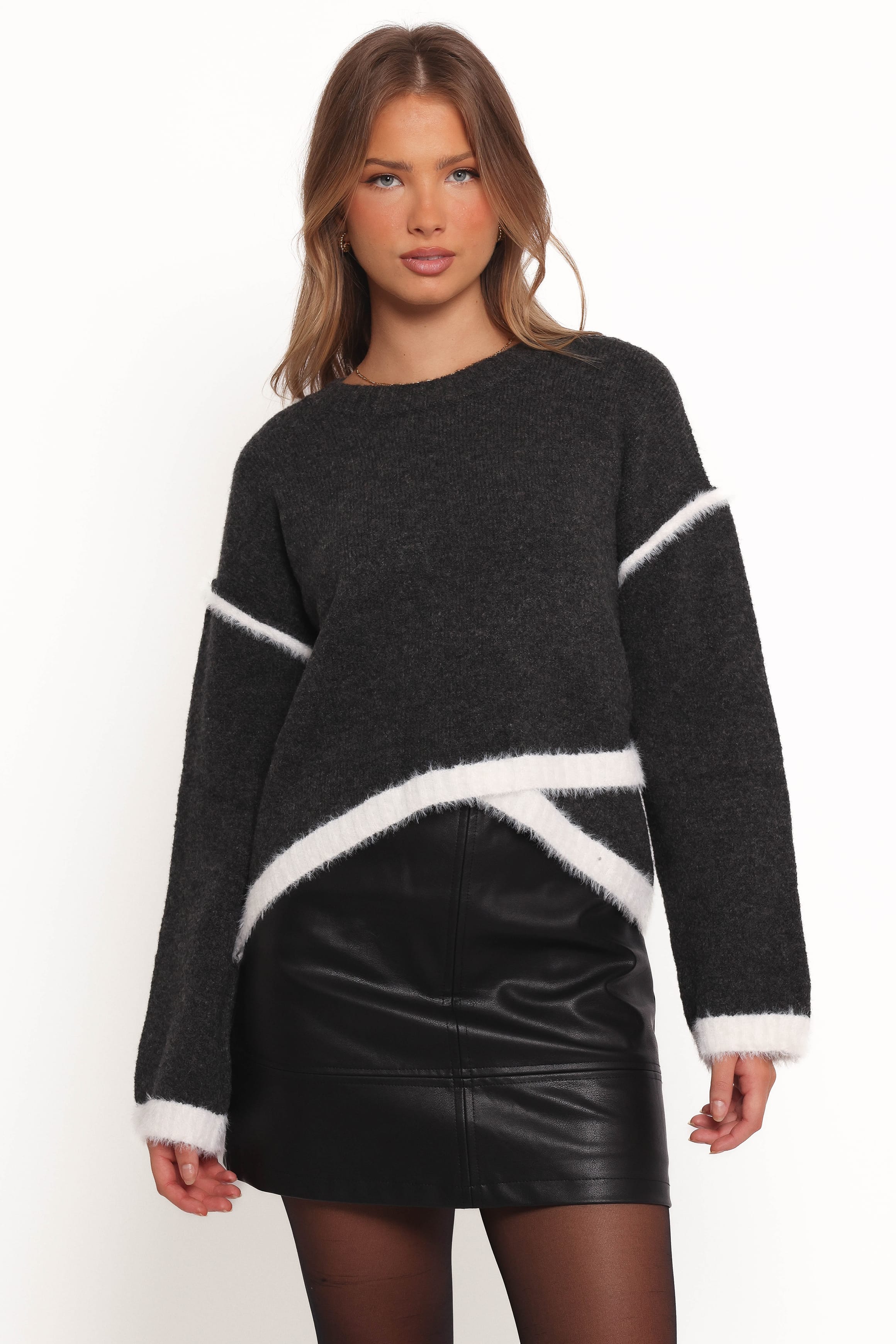 KNITWEAR Ares Crossover Hem Knit Sweater - Grey