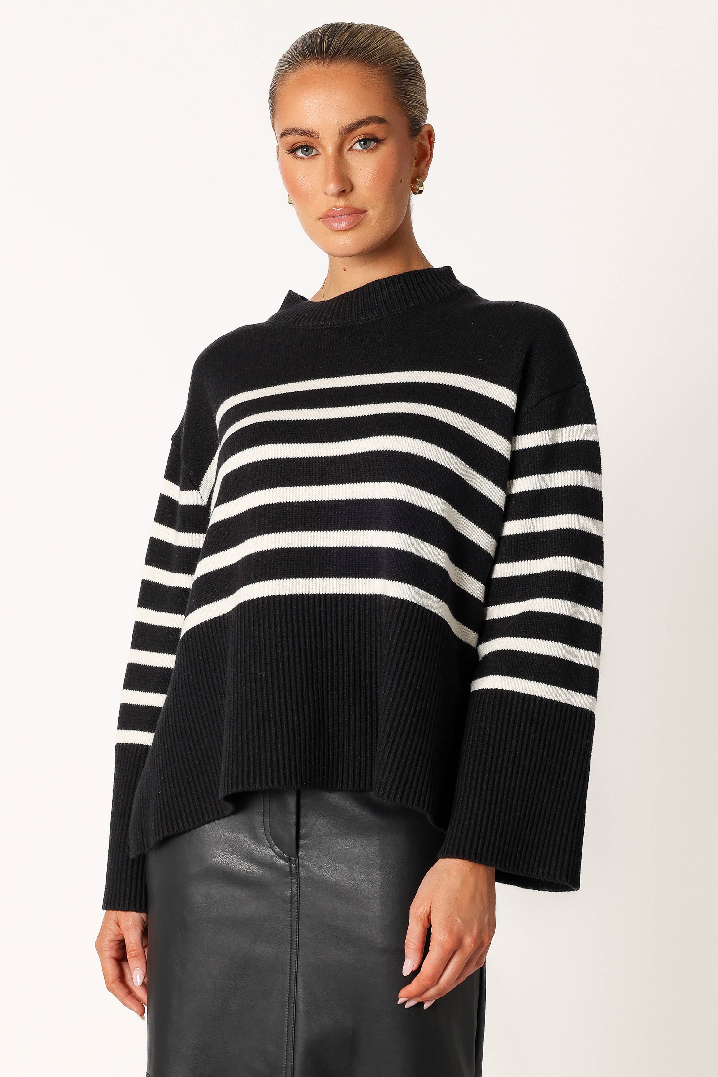 KNITWEAR @Avalynn Striped Knit Sweater - Black White