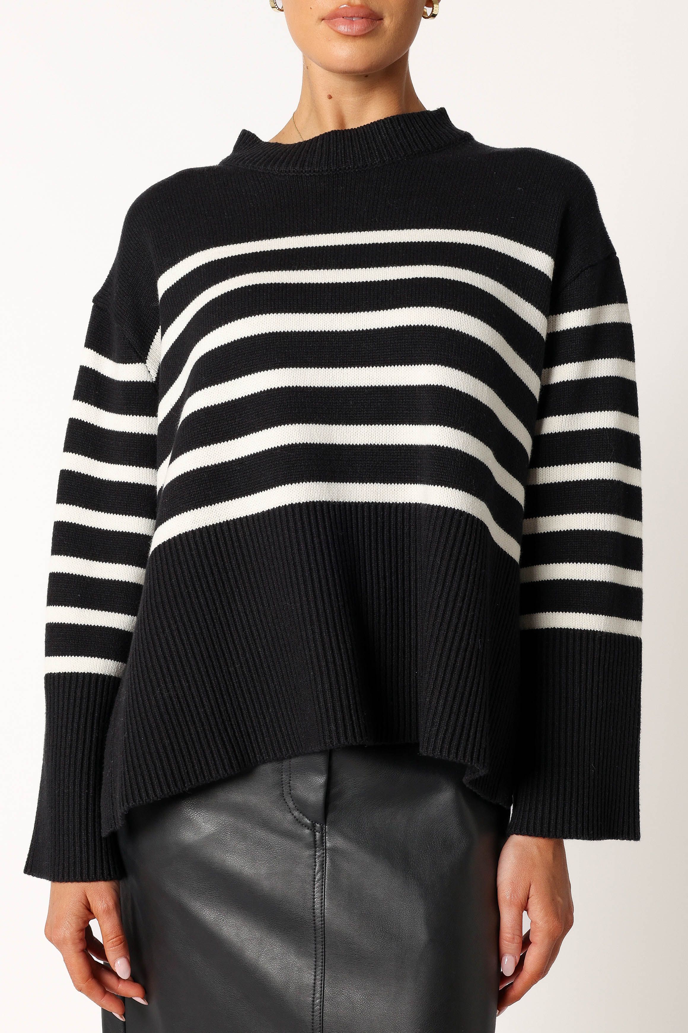 KNITWEAR @Avalynn Striped Knit Sweater - Black White