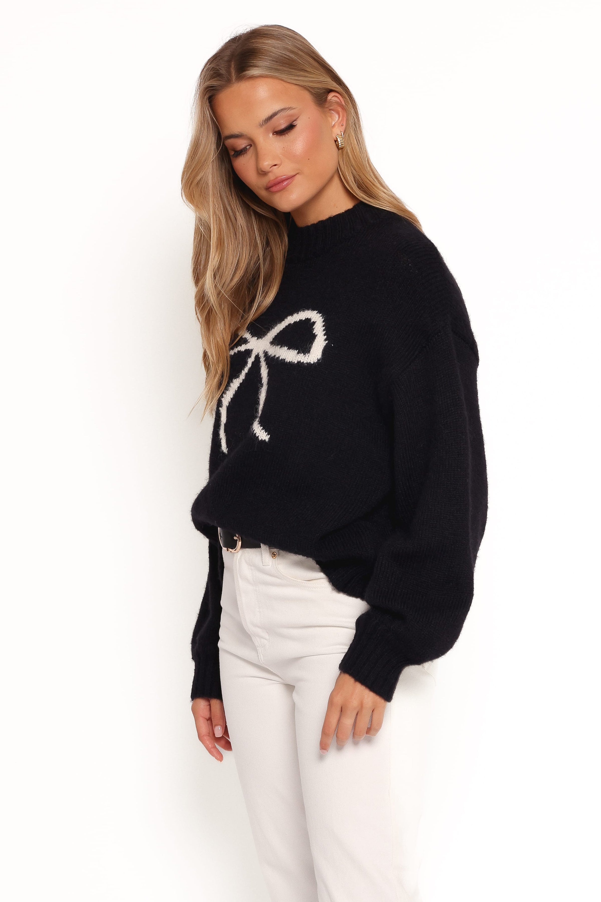 KNITWEAR Cecelia Bow Print Mock Neck Knit Sweater - Black