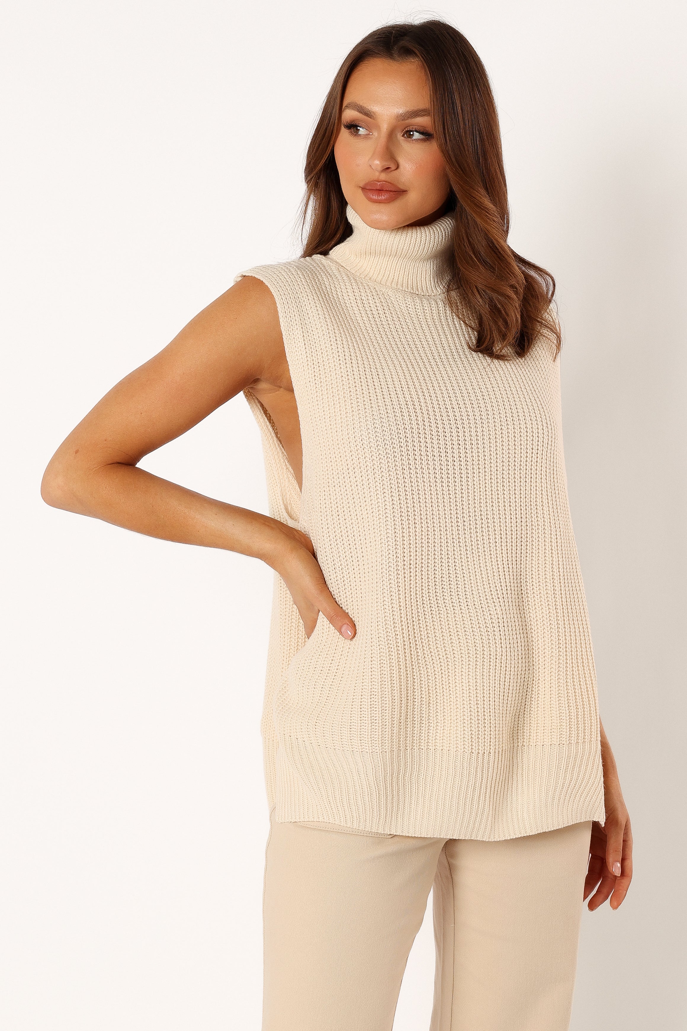 KNITWEAR @Celaena Turtleneck Sleeveless Sweater - Cream