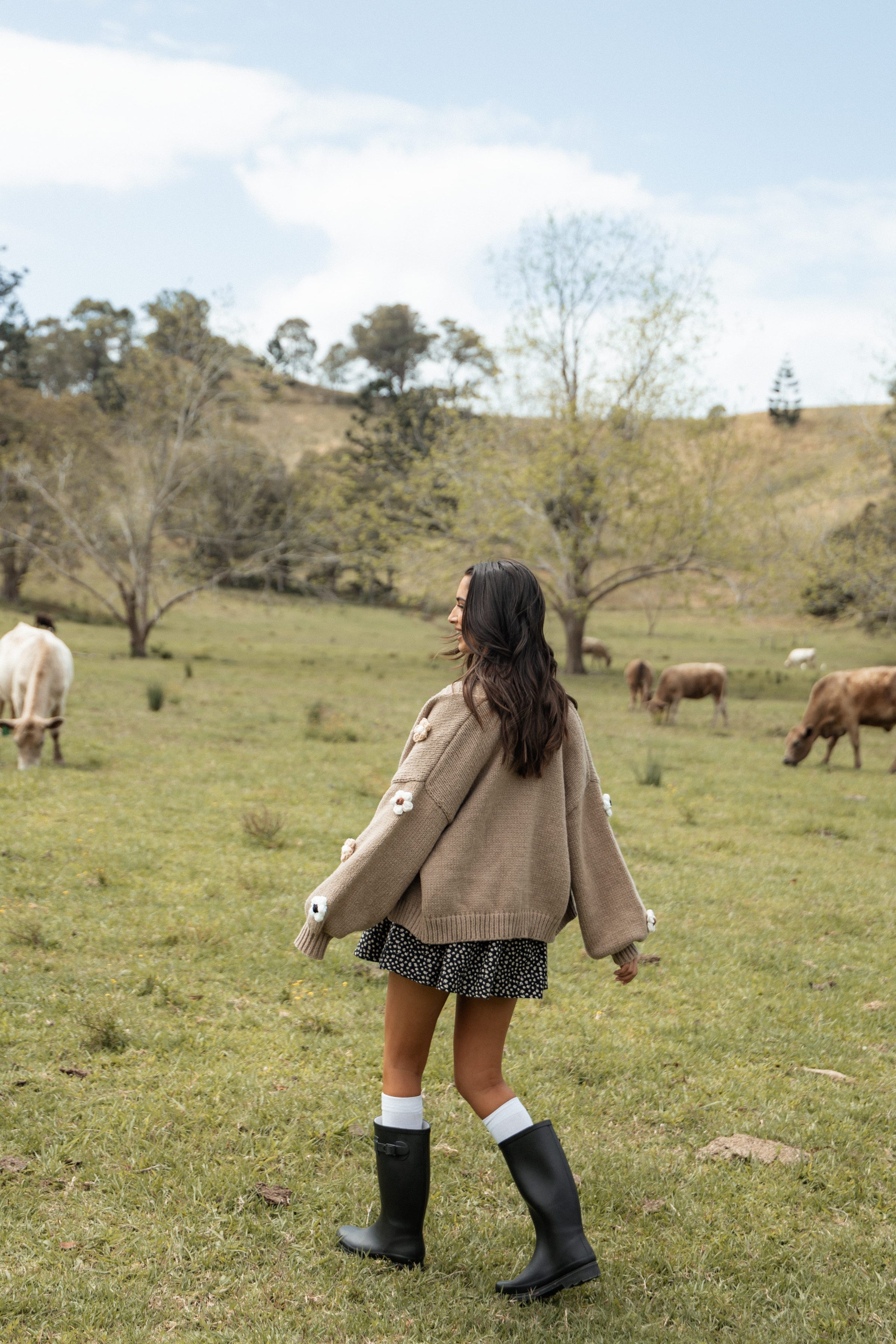 KNITWEAR Delaro Flower Cardigan - Brown