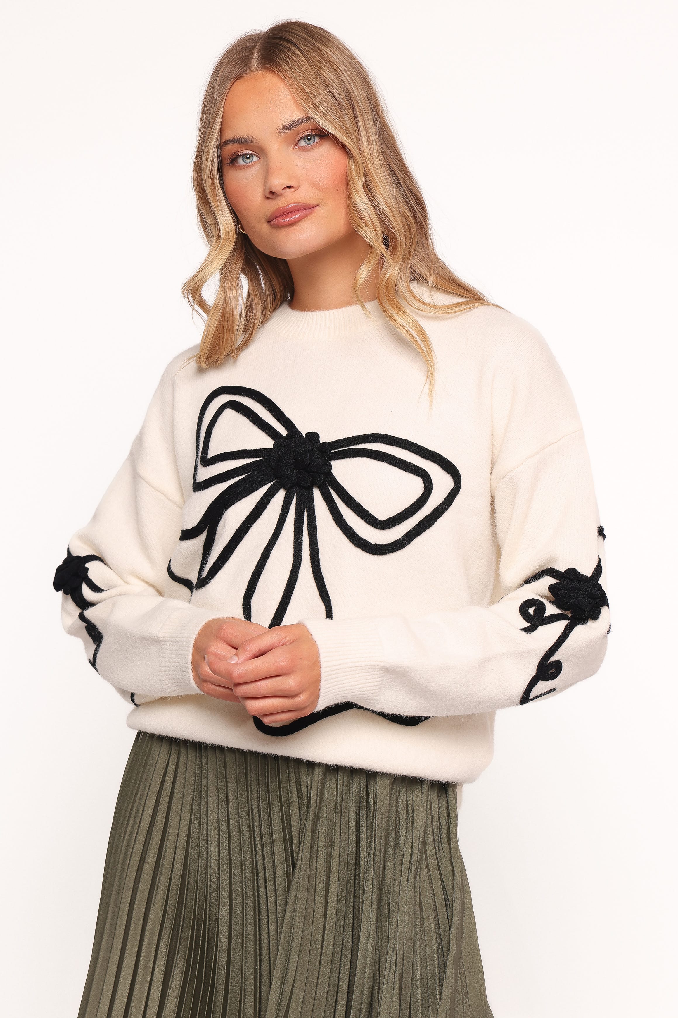 KNITWEAR Isiora Bow Embroidered knit Sweater - Cream