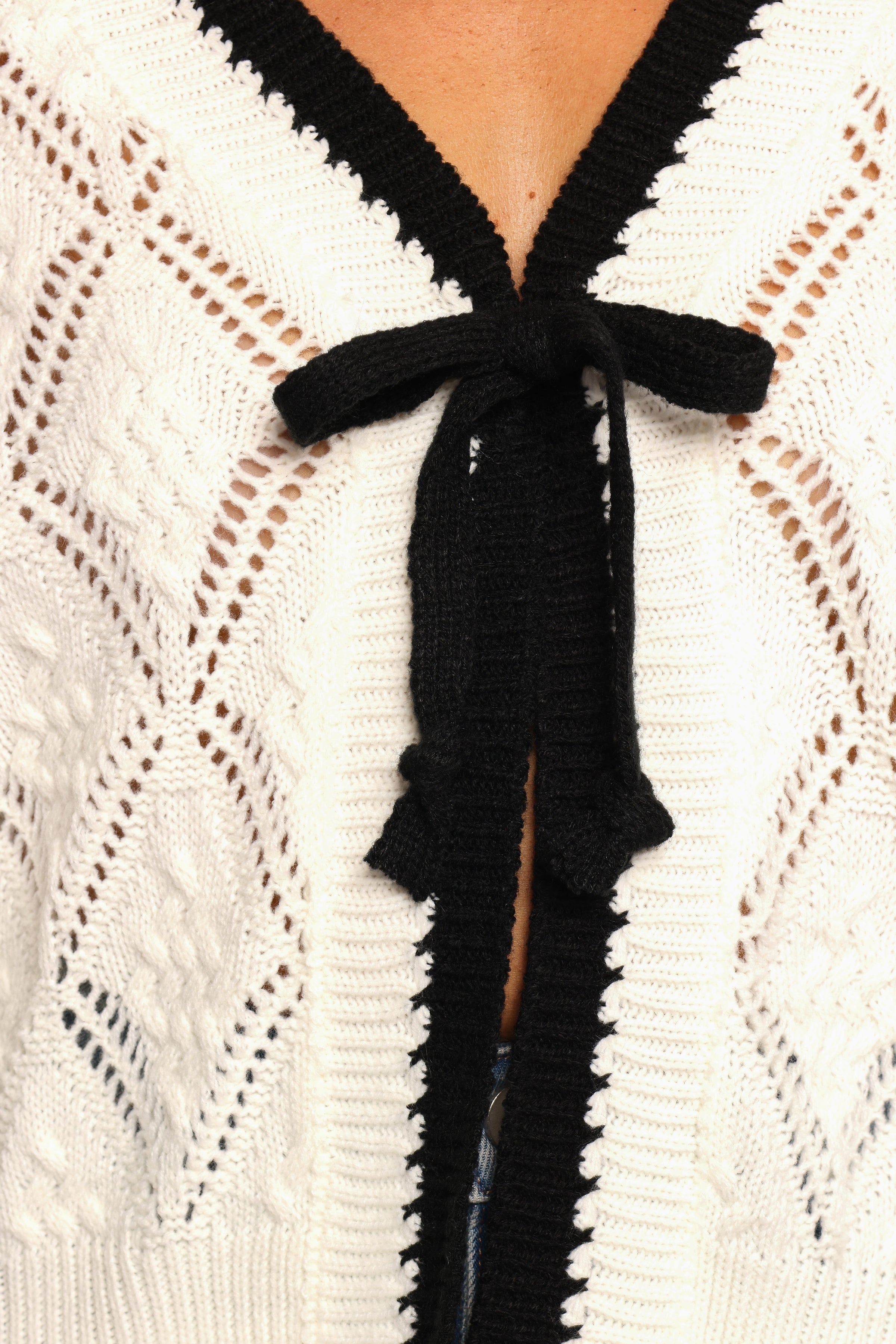 KNITWEAR Lainy Bow Tie Font Cardigan - Cream