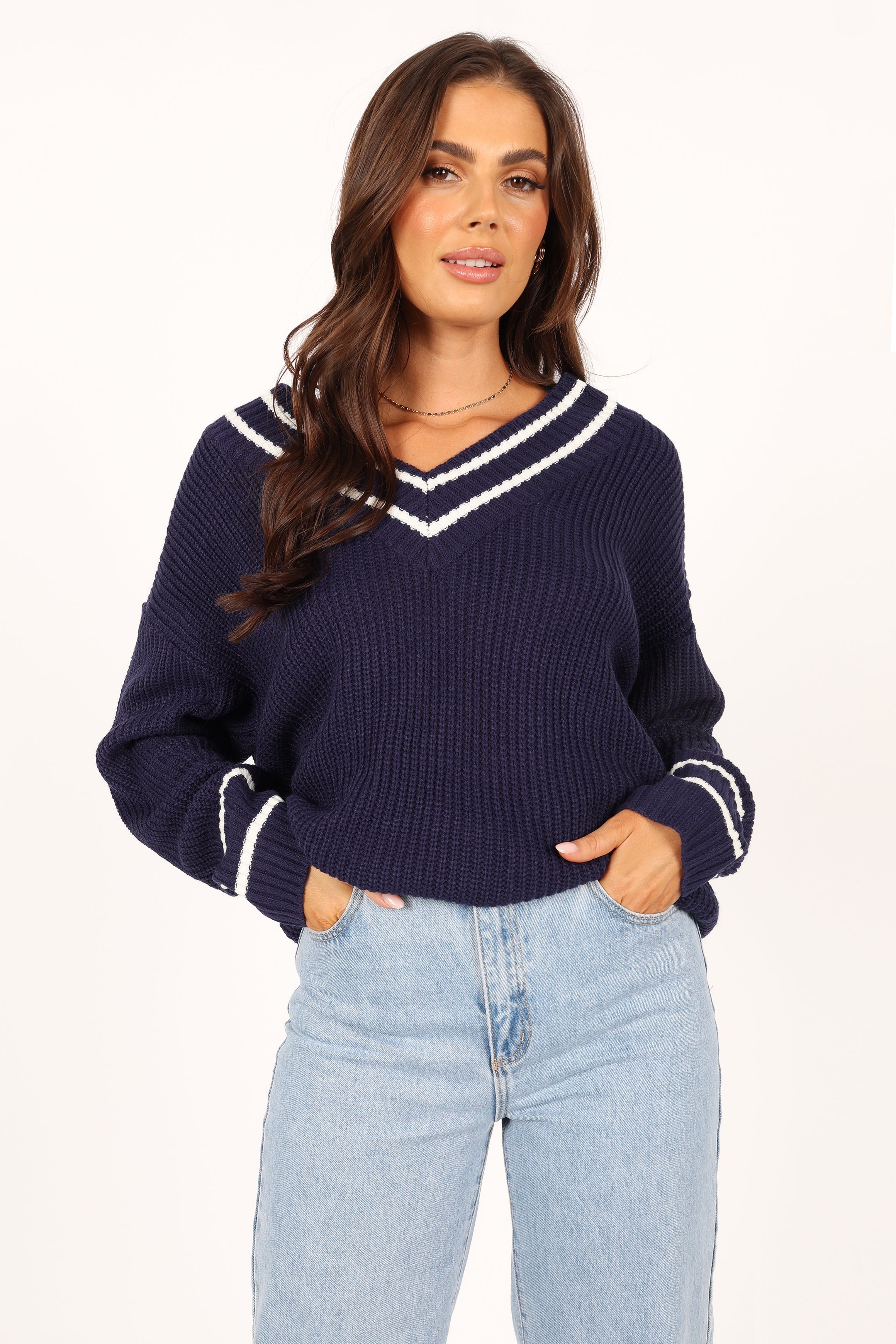 Knitwear @Leanna Vneck Knit Sweater - Navy