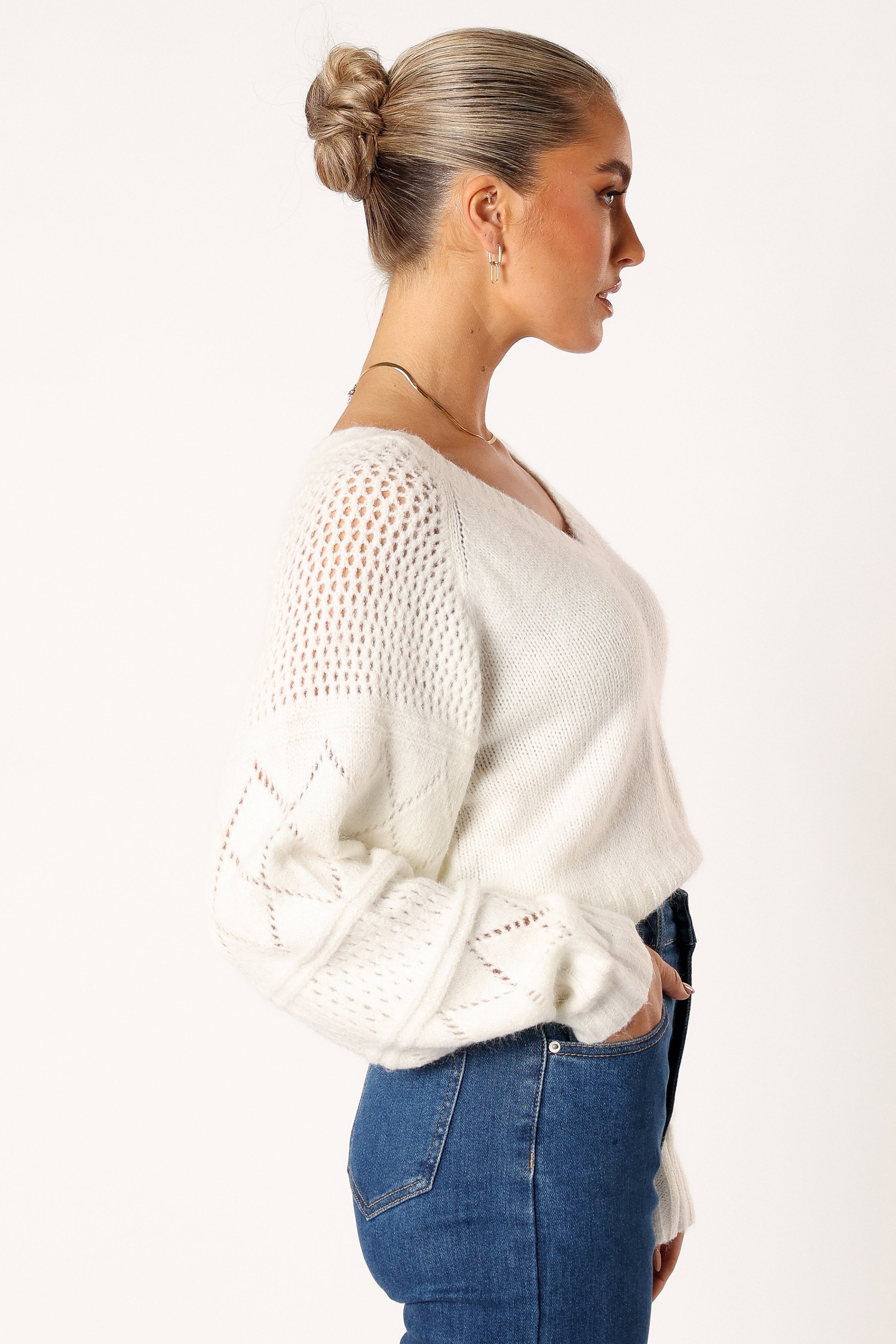 KNITWEAR @Lottie V Neck Texture Sleeve Knit Sweater - White