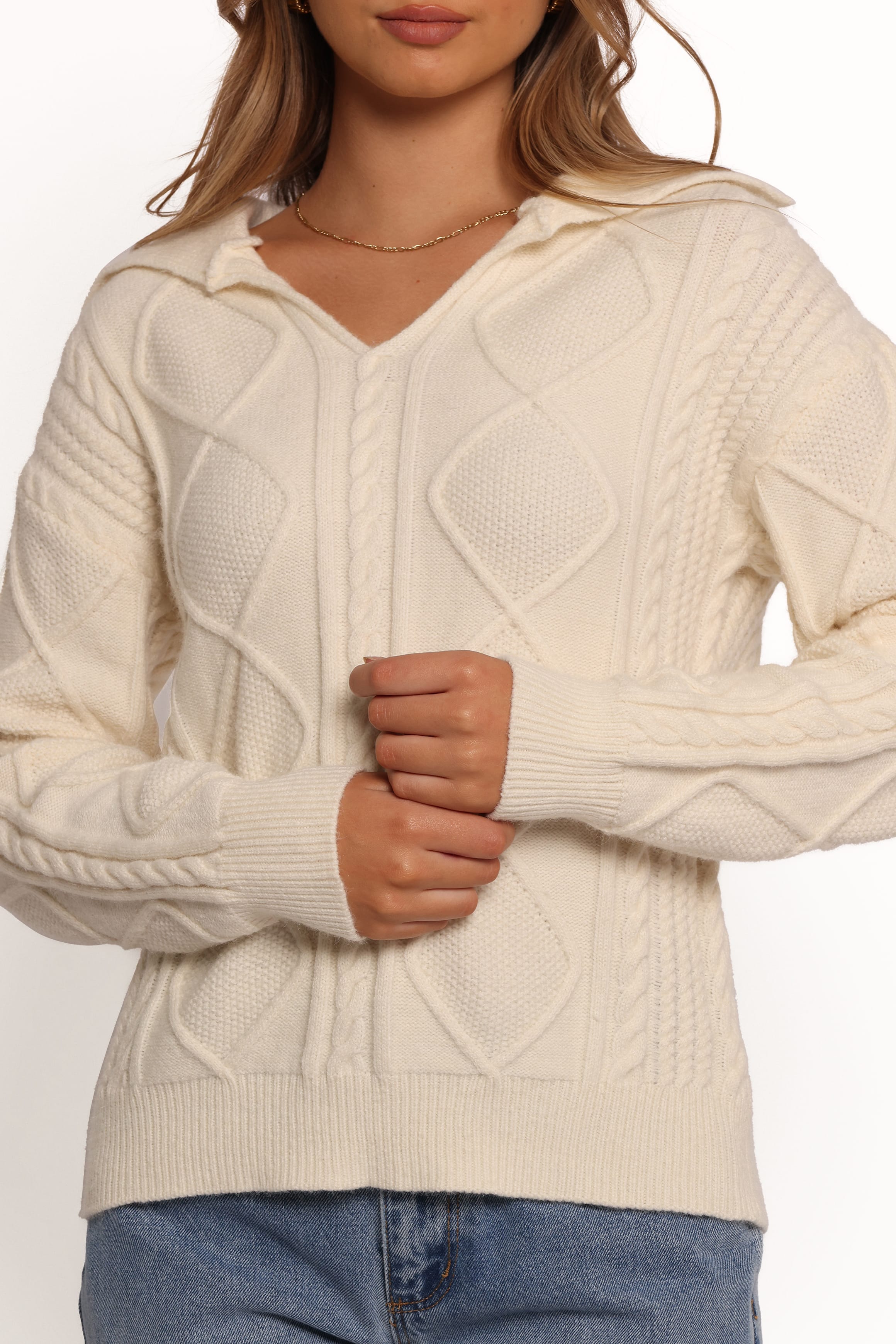KNITWEAR Robbie Collar Neck Cable Knit Sweater - Cream
