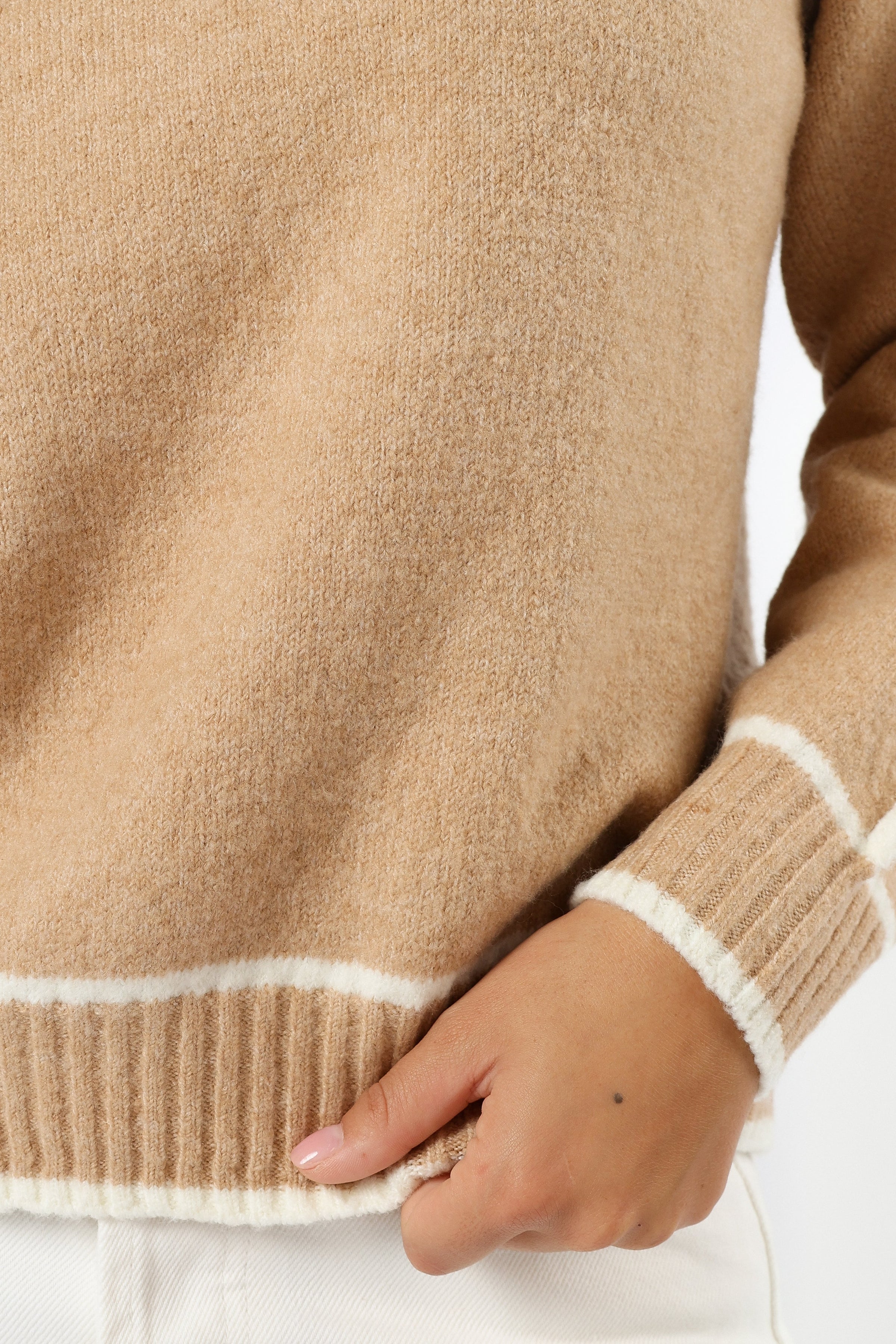 KNITWEAR Rylee Contrast Hem Knit Sweater - Camel