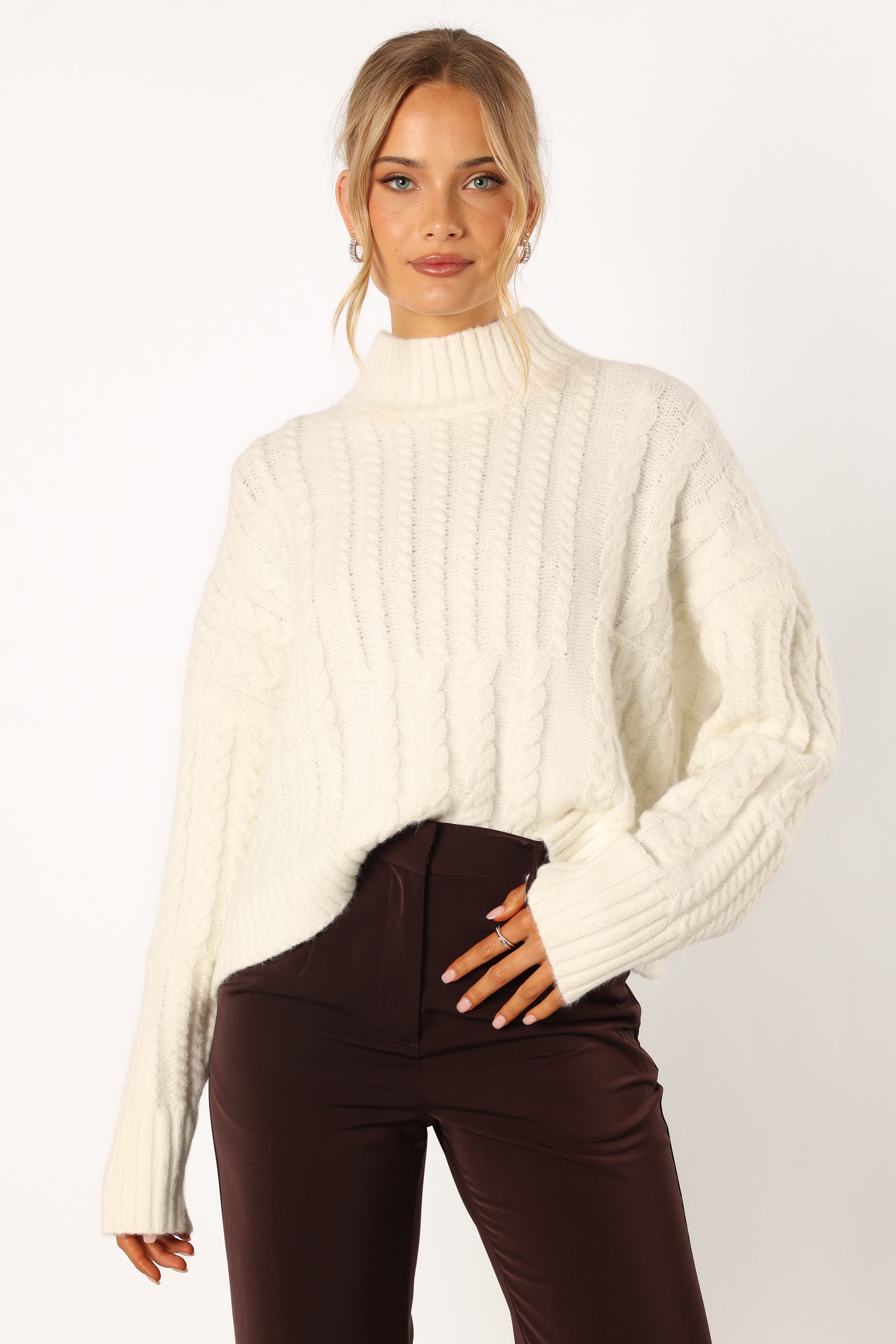 KNITWEAR @Skye Knit Sweater - White
