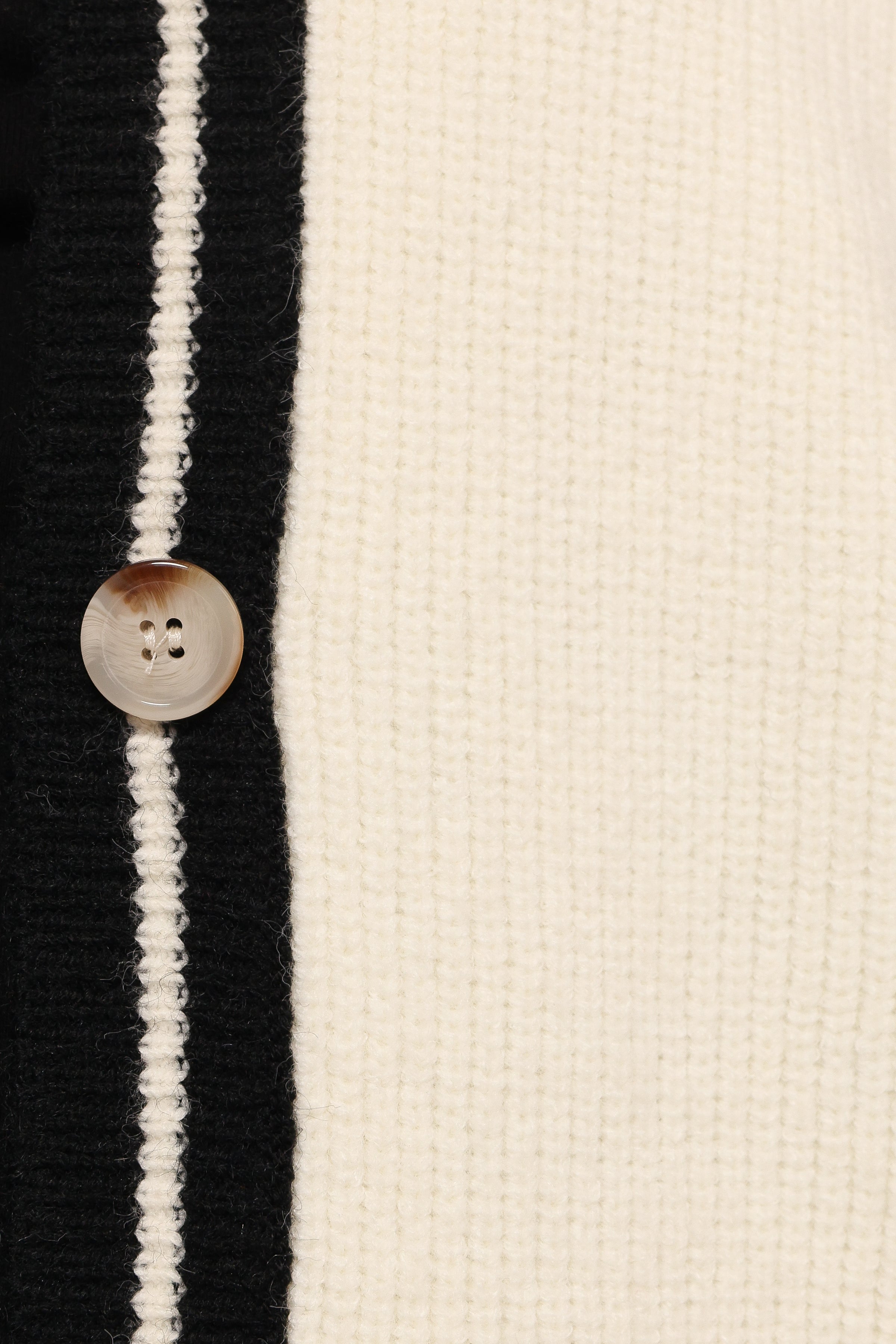 KNITWEAR Yorkshire Contrast Hem Cardigan - Cream