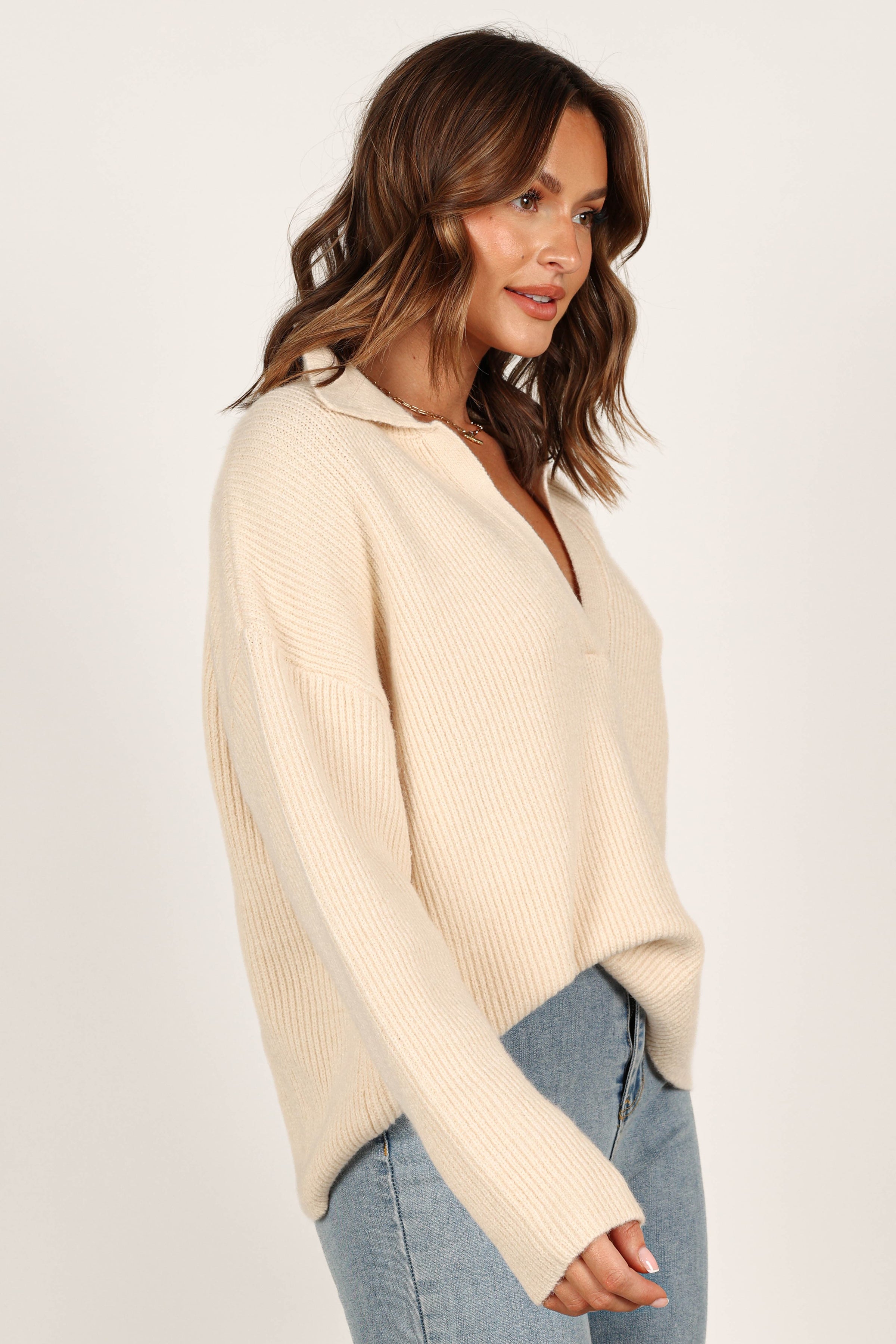 KNITWEAR Zala Vneck Collar Knit Sweater - Beige