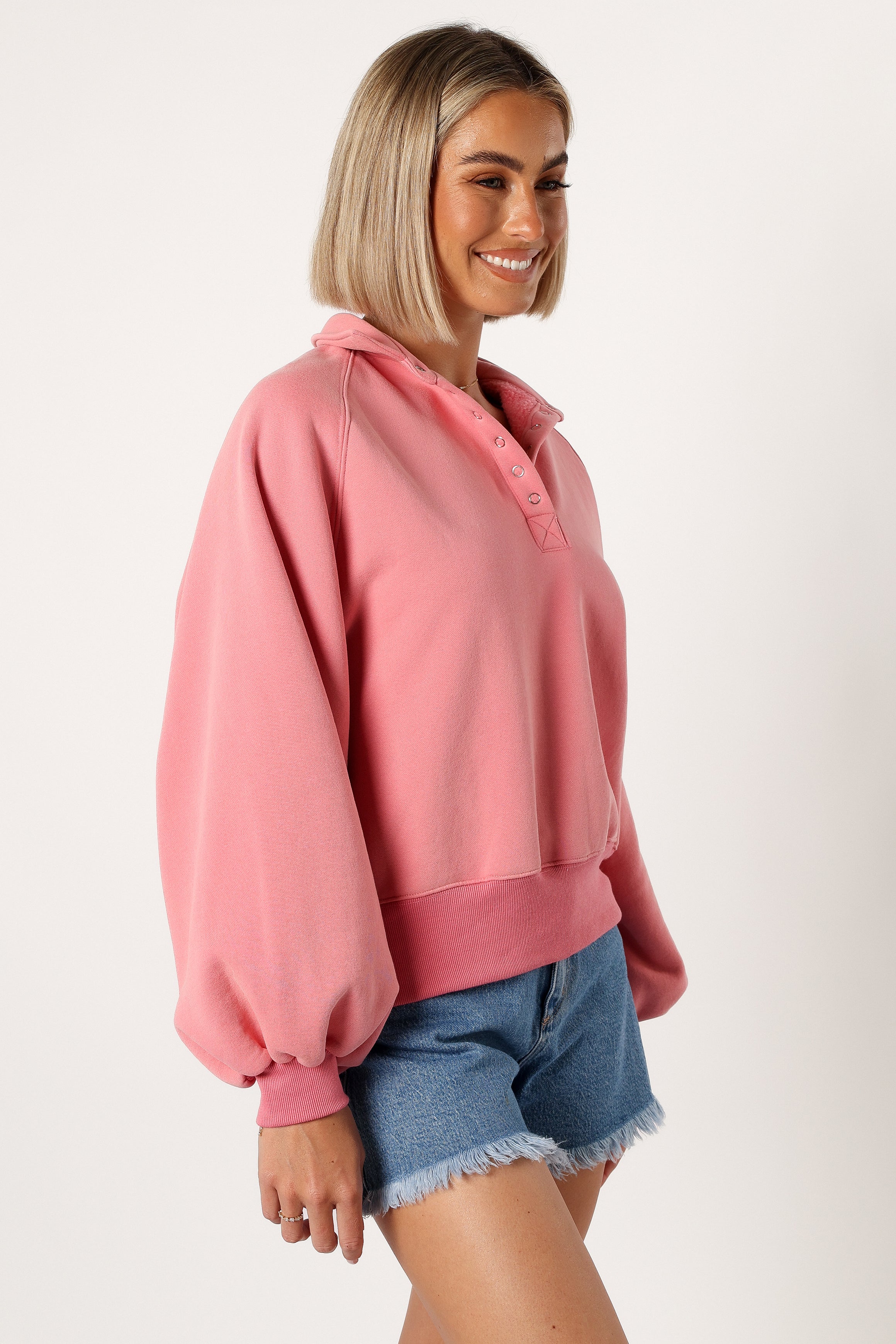 OUTERWEAR @Adeline Snap Quarter Neck Sweatshirt - Pink