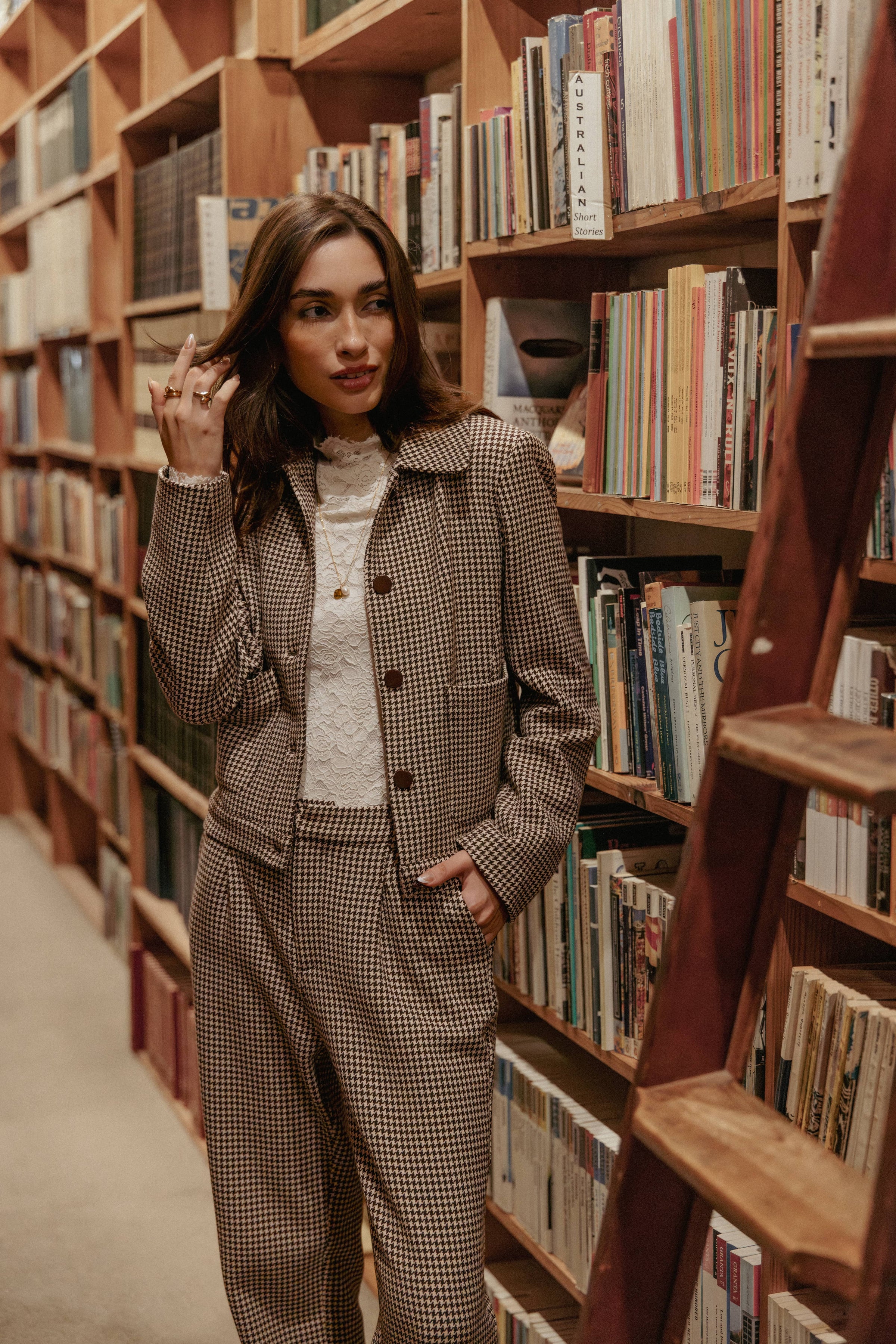 OUTERWEAR Harvie Crop Trucker Jacket - Brown Houndstooth