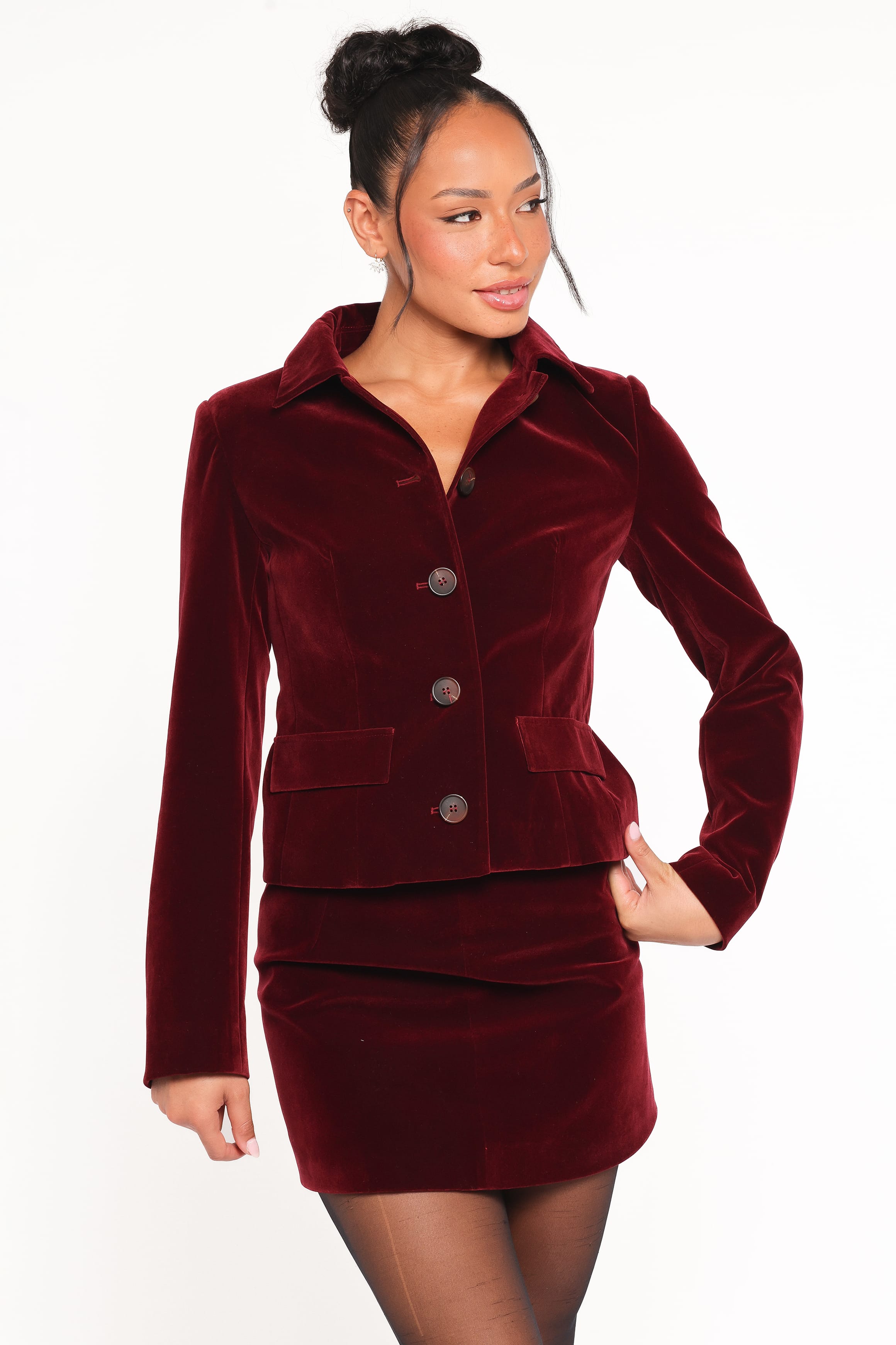 OUTERWEAR Lainey Velvet Cropped Jacket - Burgundy