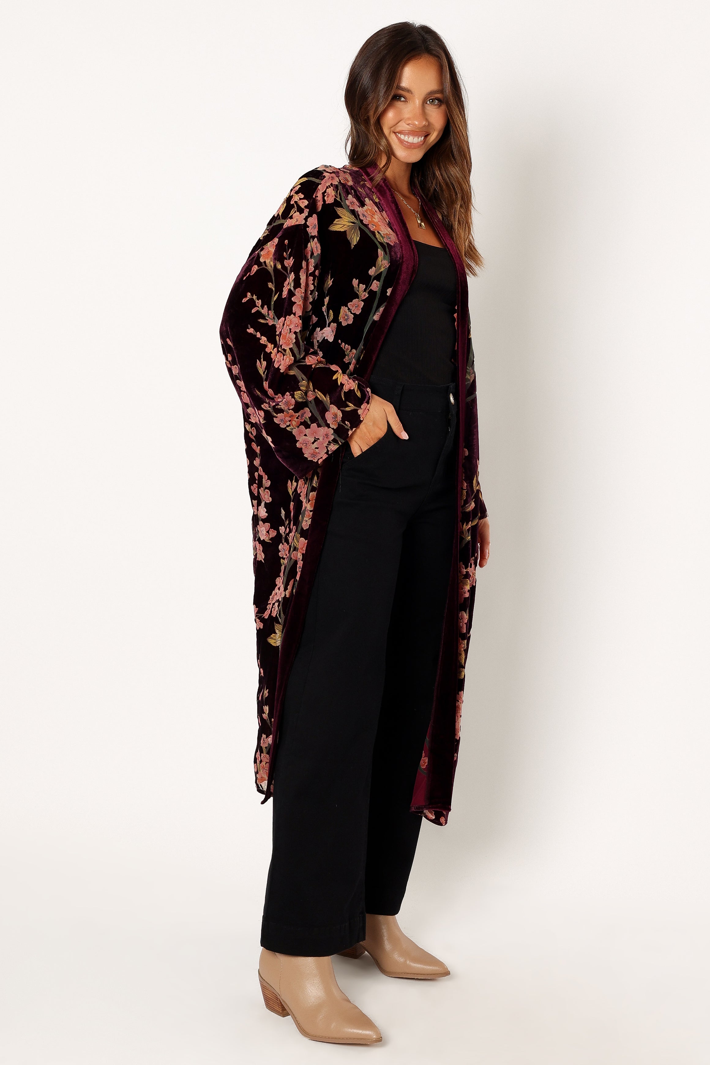 OUTERWEAR @Lennon Velvet Duster - Floral
