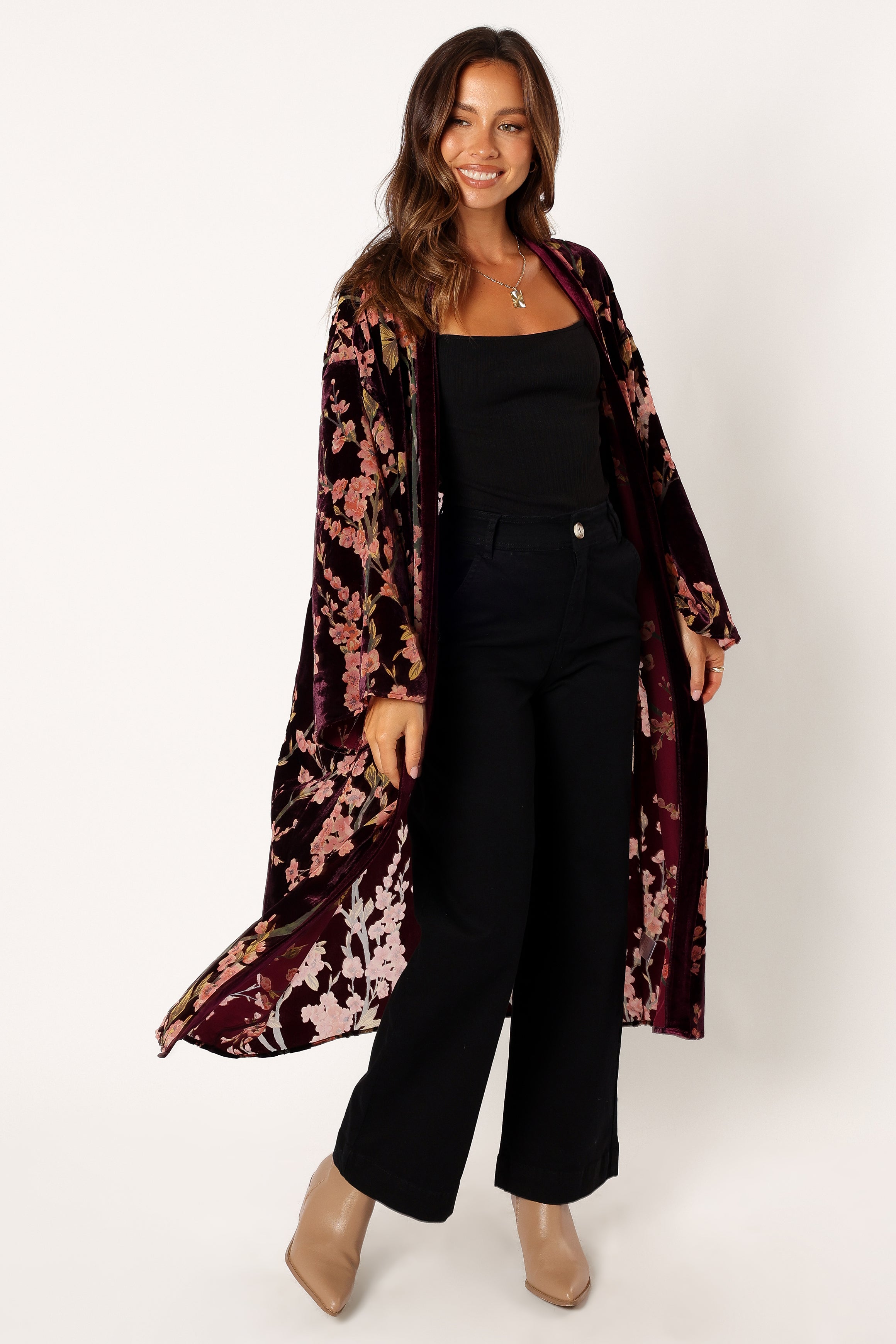 OUTERWEAR @Lennon Velvet Duster - Floral