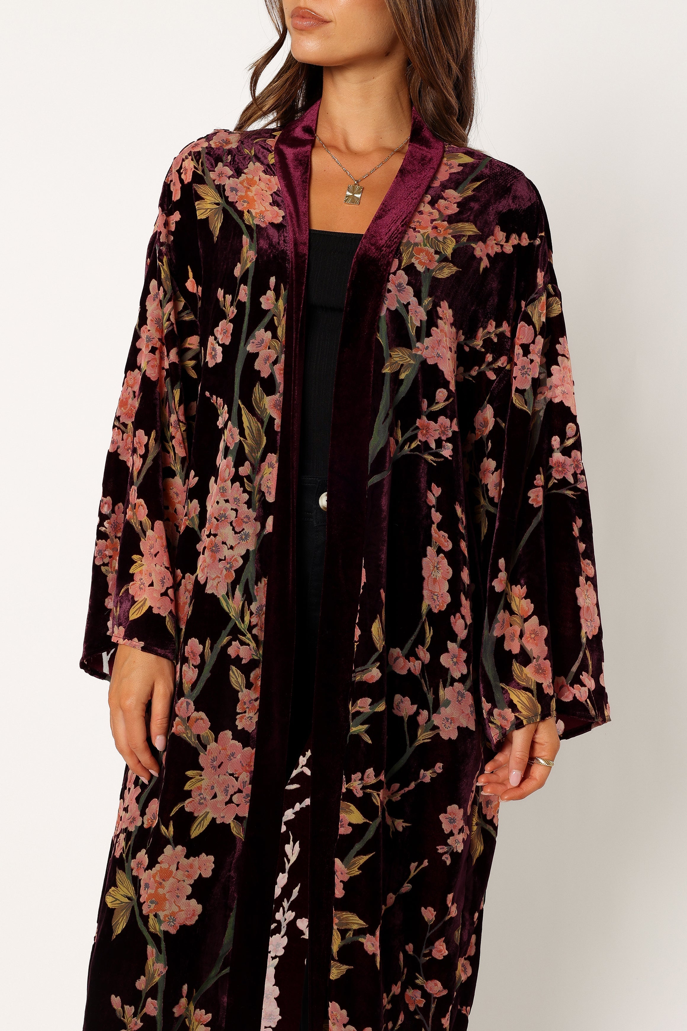 OUTERWEAR @Lennon Velvet Duster - Floral