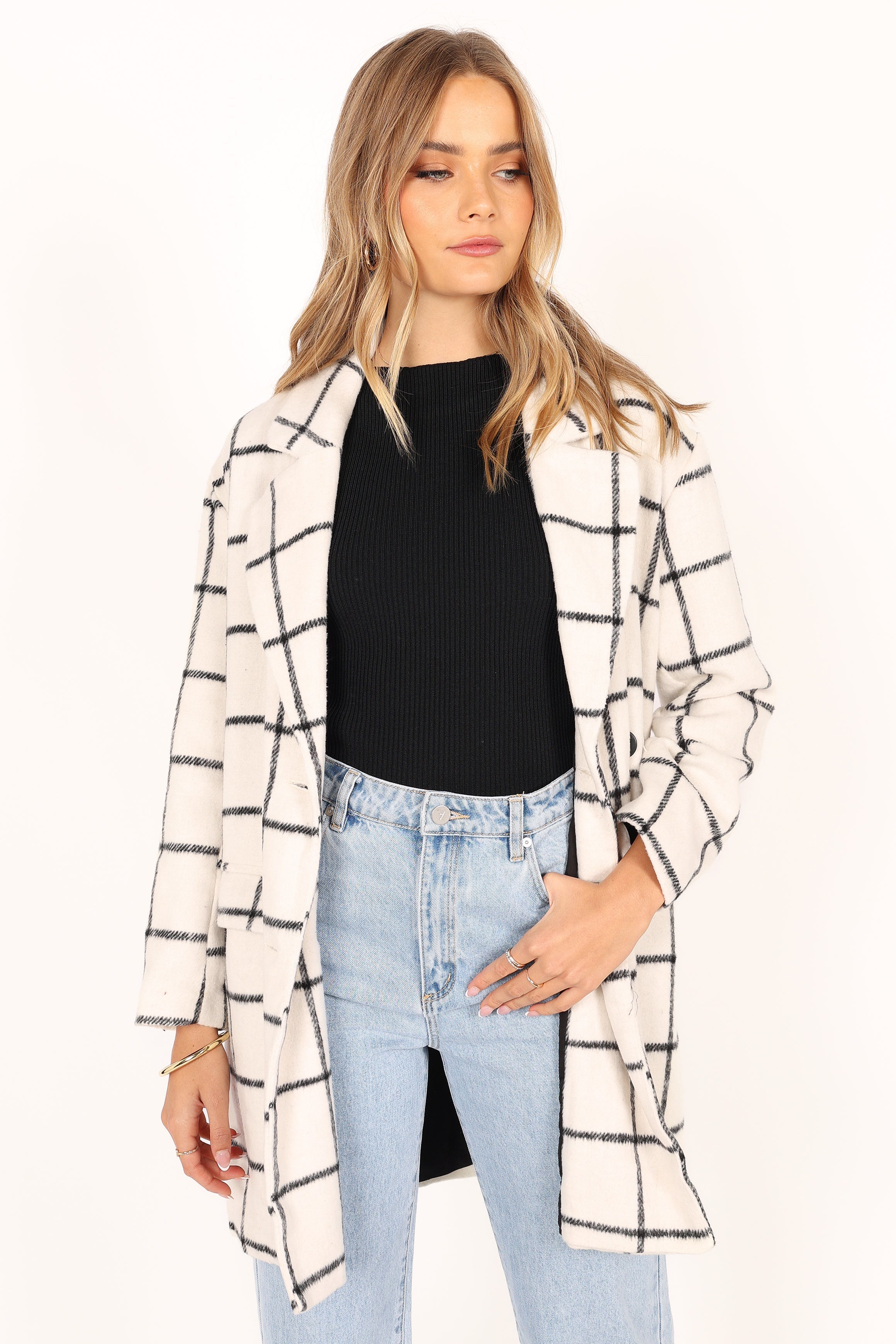 OUTERWEAR @Lissandra Coat - White