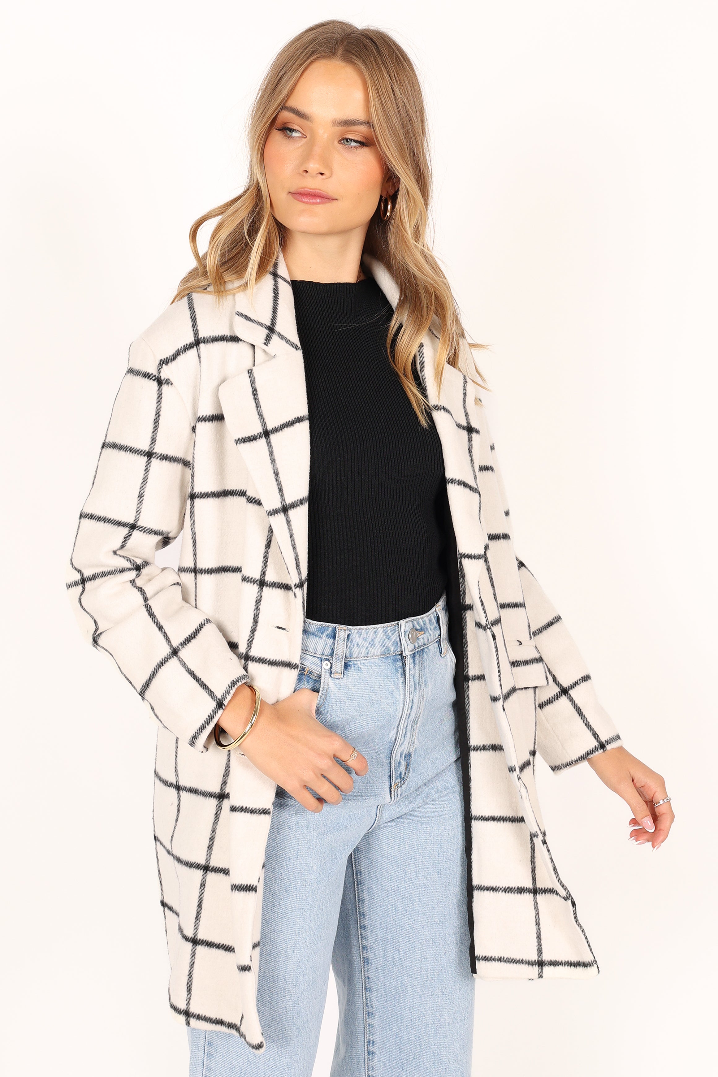 OUTERWEAR @Lissandra Coat - White