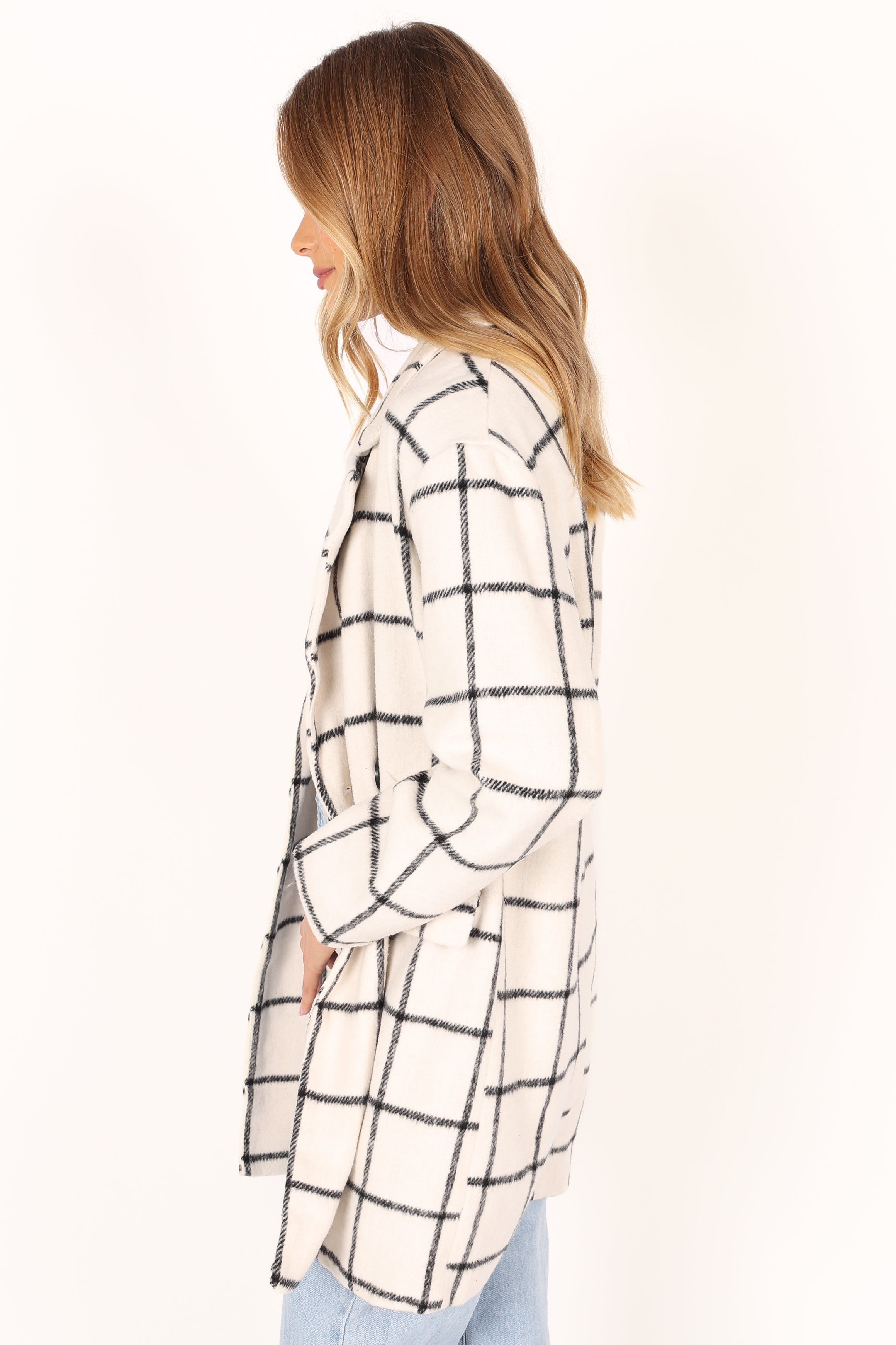 OUTERWEAR @Lissandra Coat - White