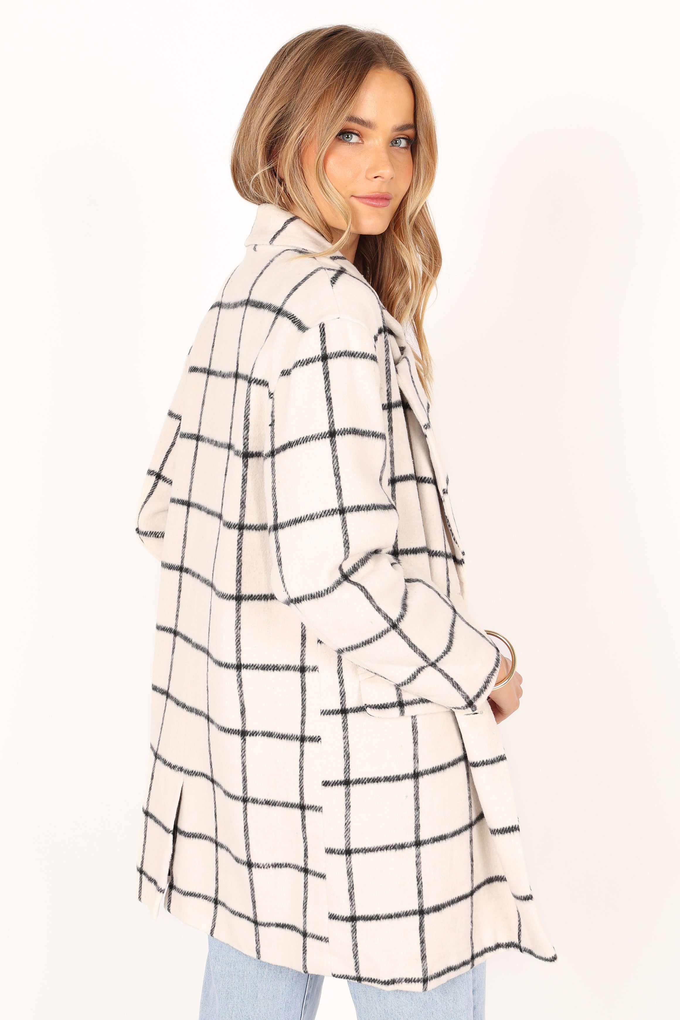 OUTERWEAR @Lissandra Coat - White