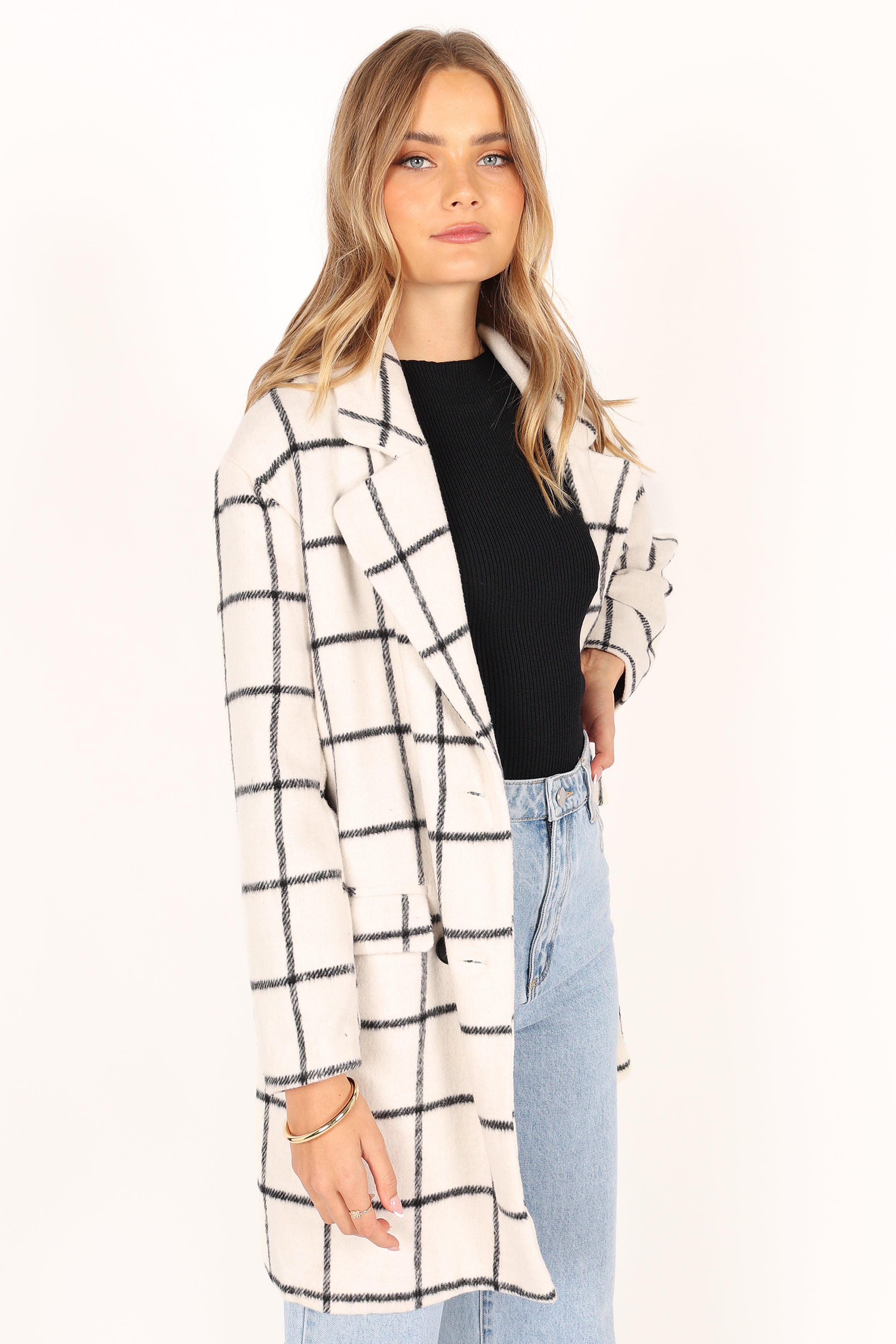 OUTERWEAR @Lissandra Coat - White