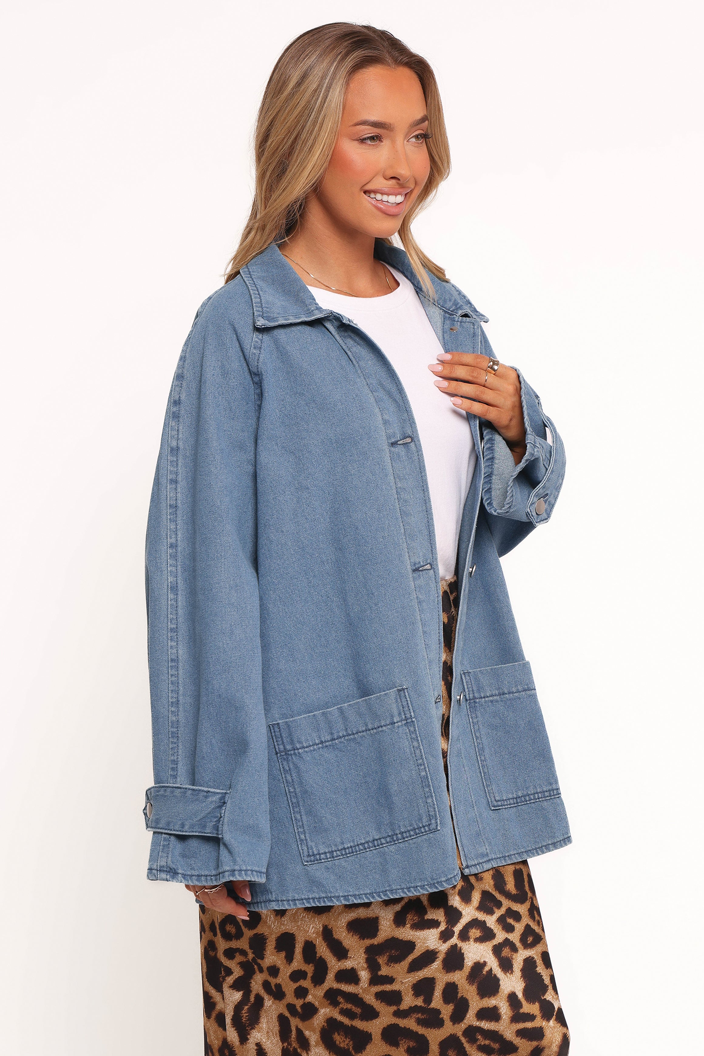 OUTERWEAR Novan Oversized Shacket - Denim