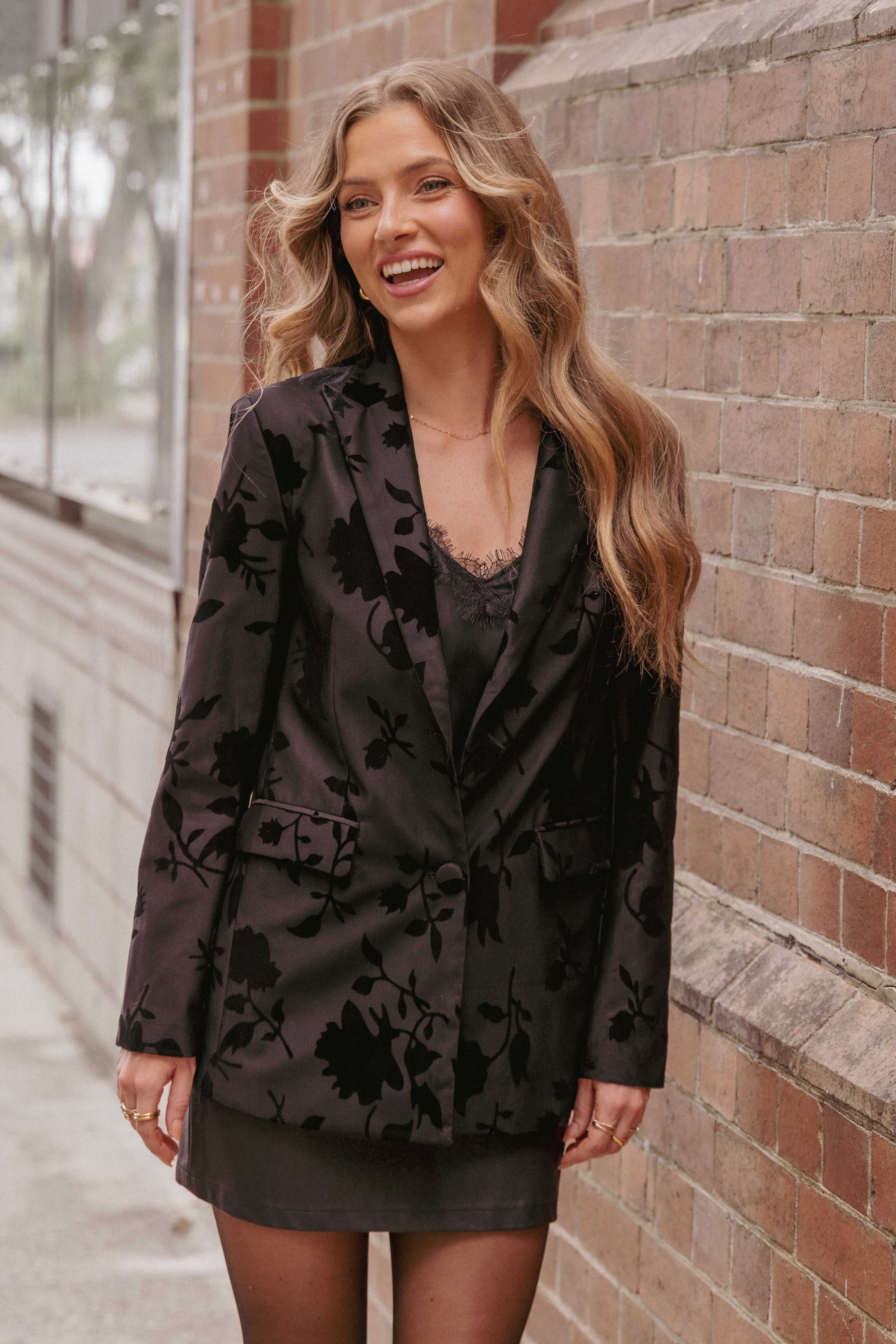 OUTERWEAR Ollie Burnout Blazer - Black Velvet