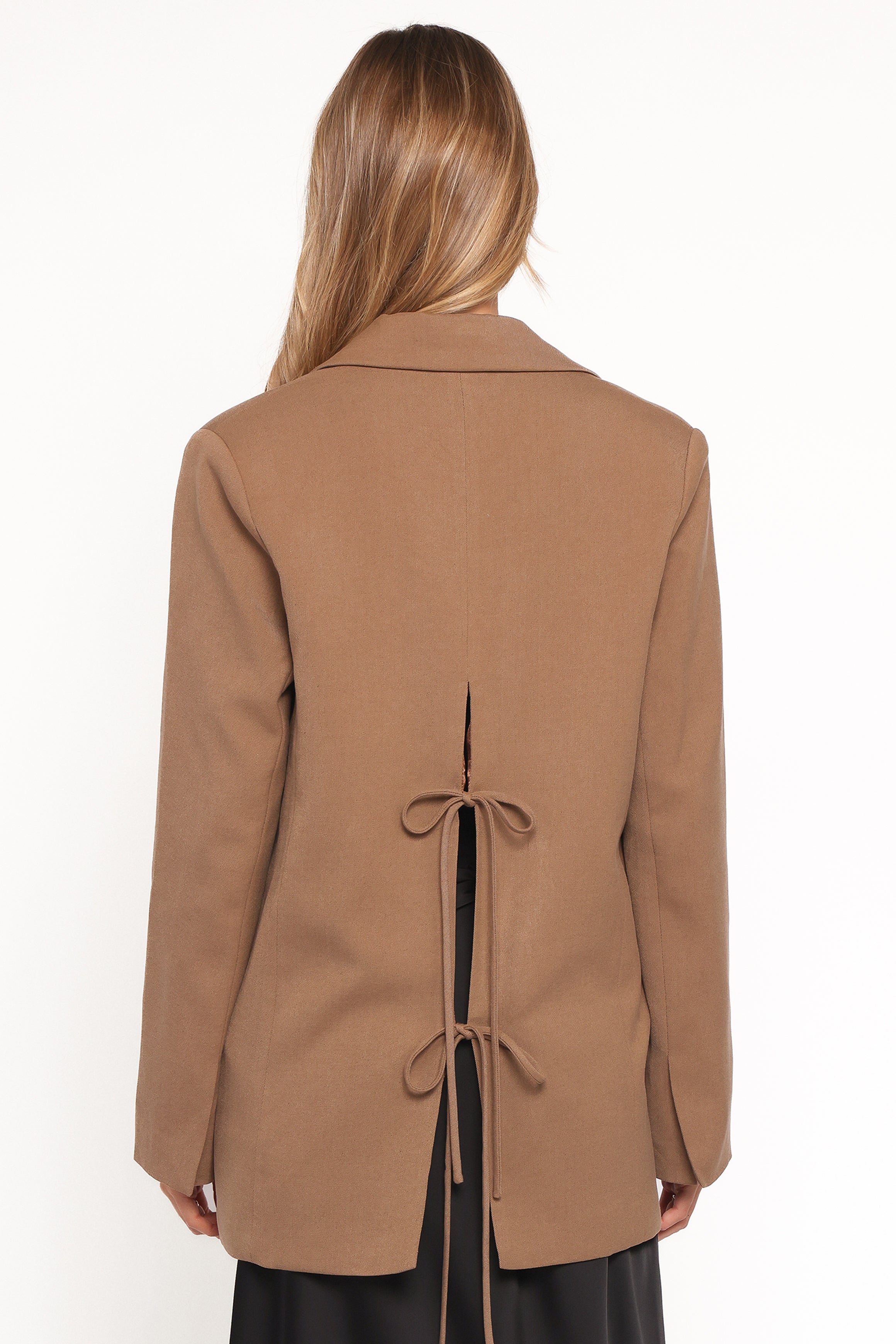 OUTERWEAR Tove Tie Back Blazer - Tan