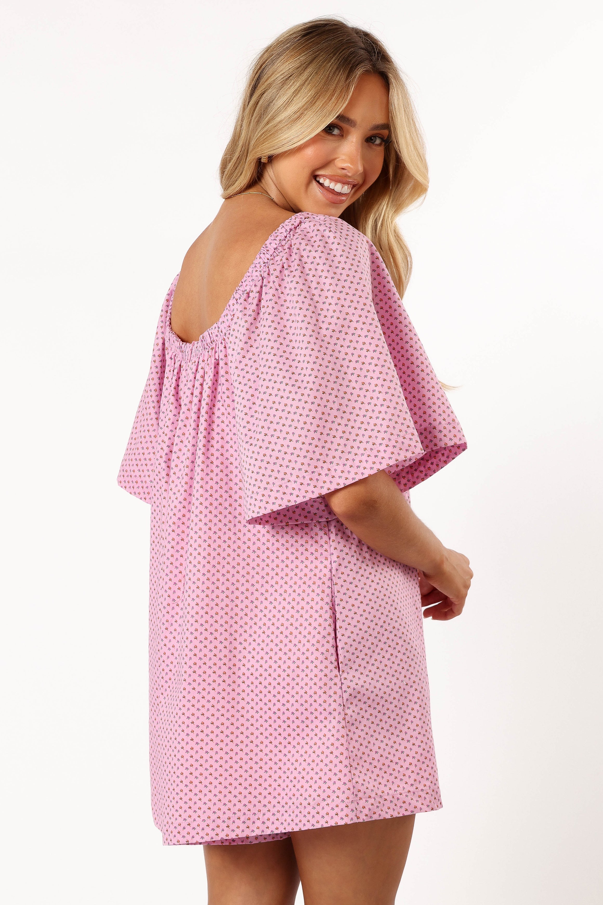 PLAYSUITS @Chelsea Romper - Pink