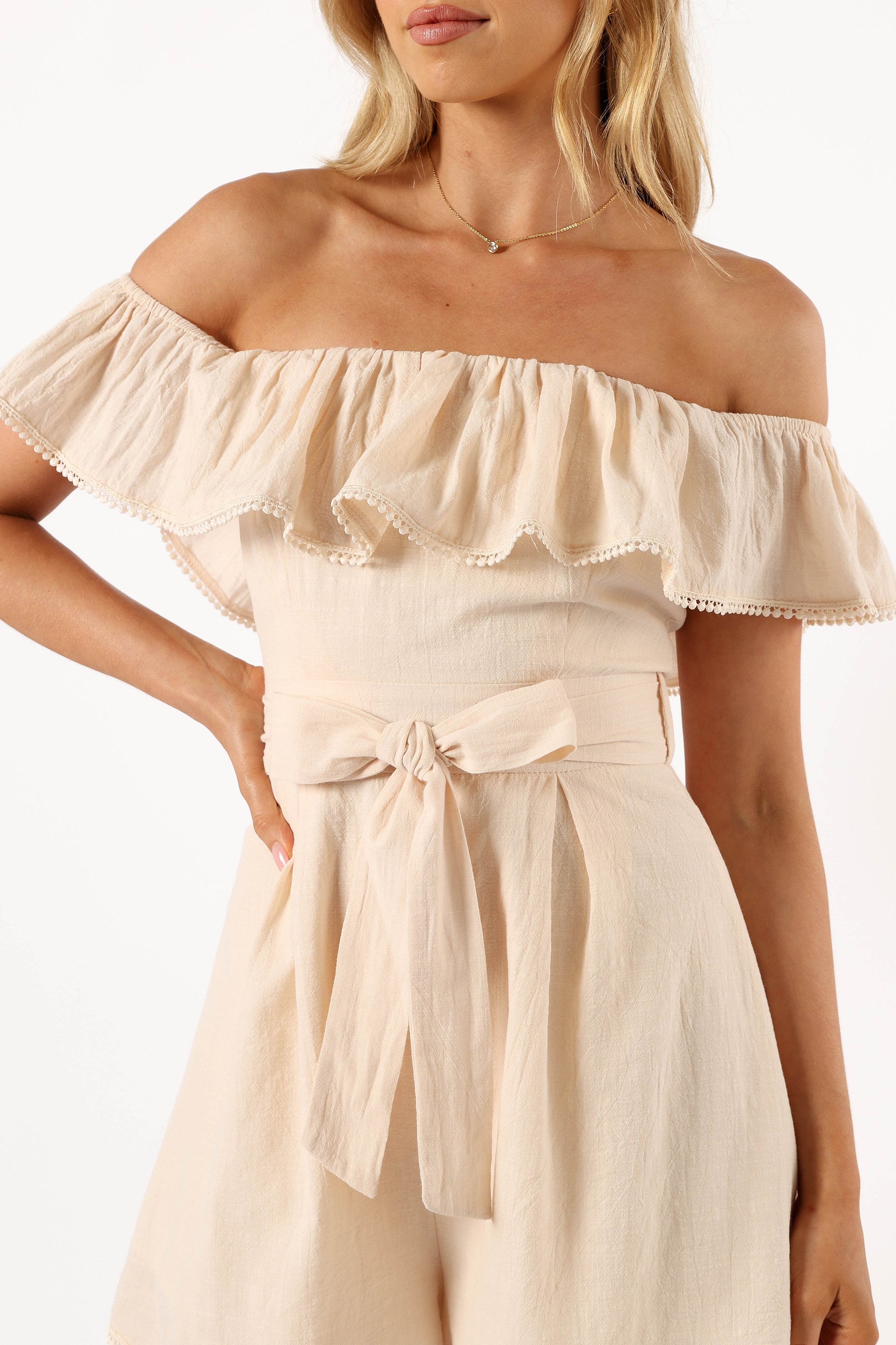 PLAYSUITS @Donna Off Shoulder Playsuit - Off White