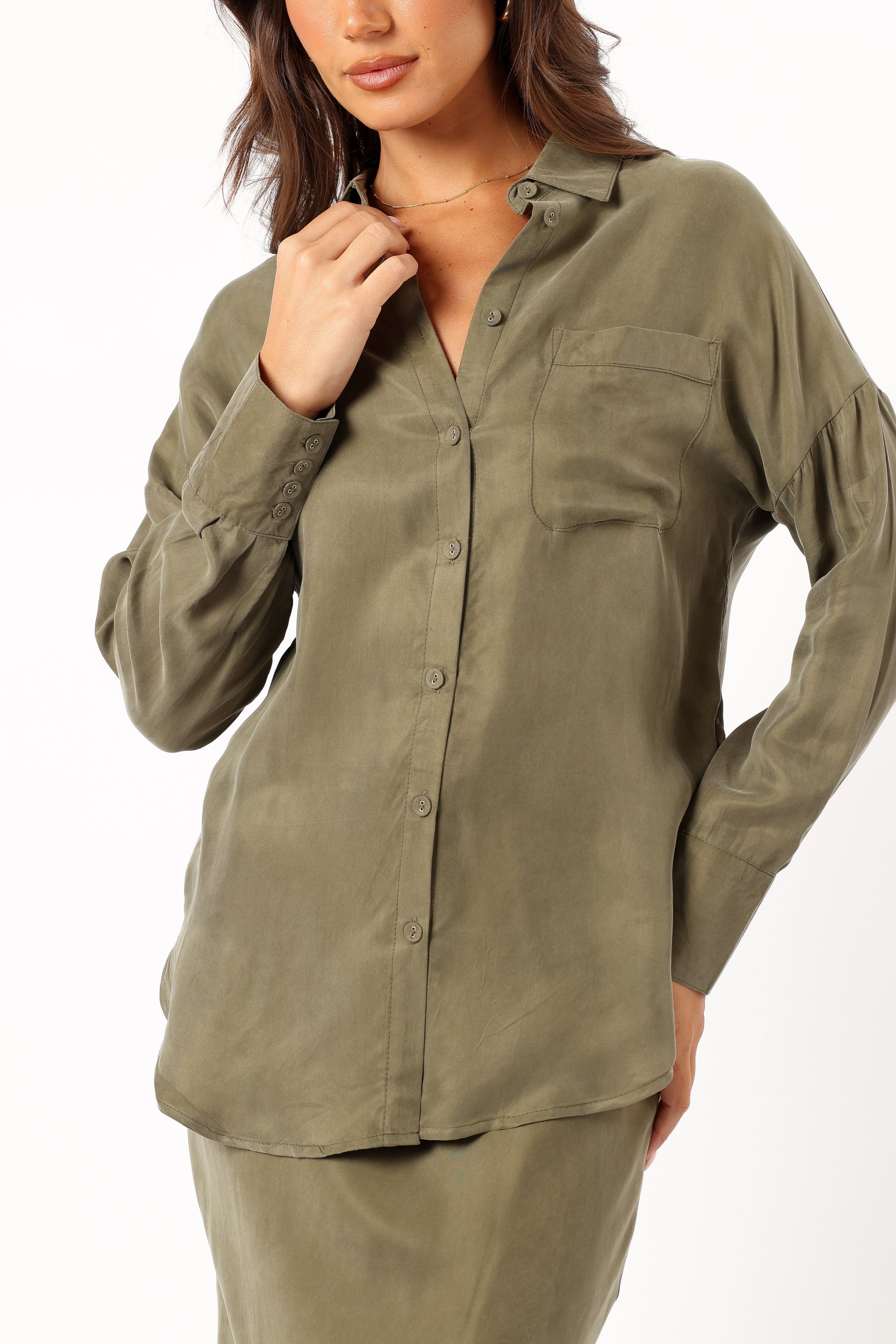 TOPS @Amery Shirt - Olive