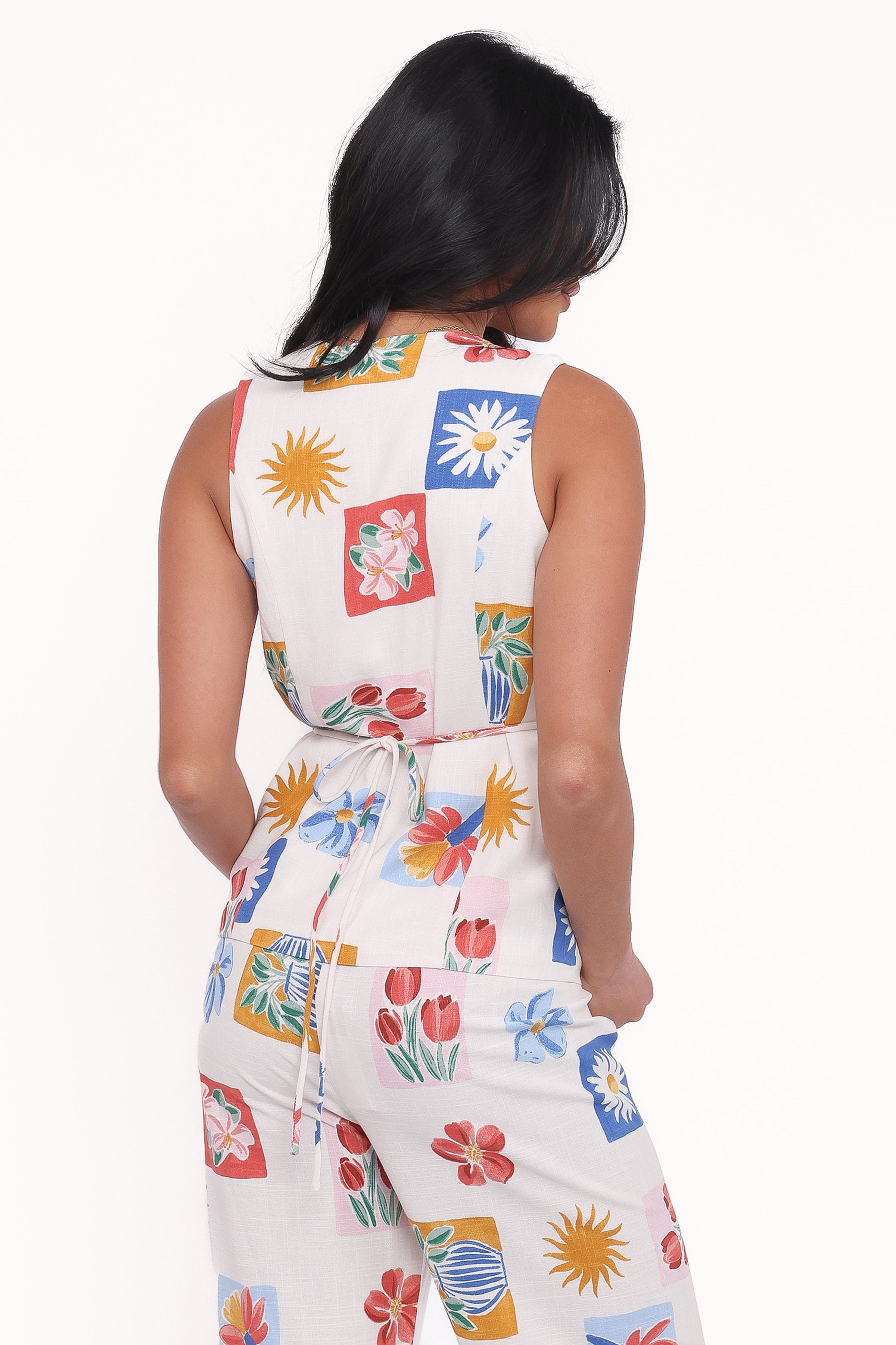 TOPS Amicia Wrap Top - Tulip Stamp