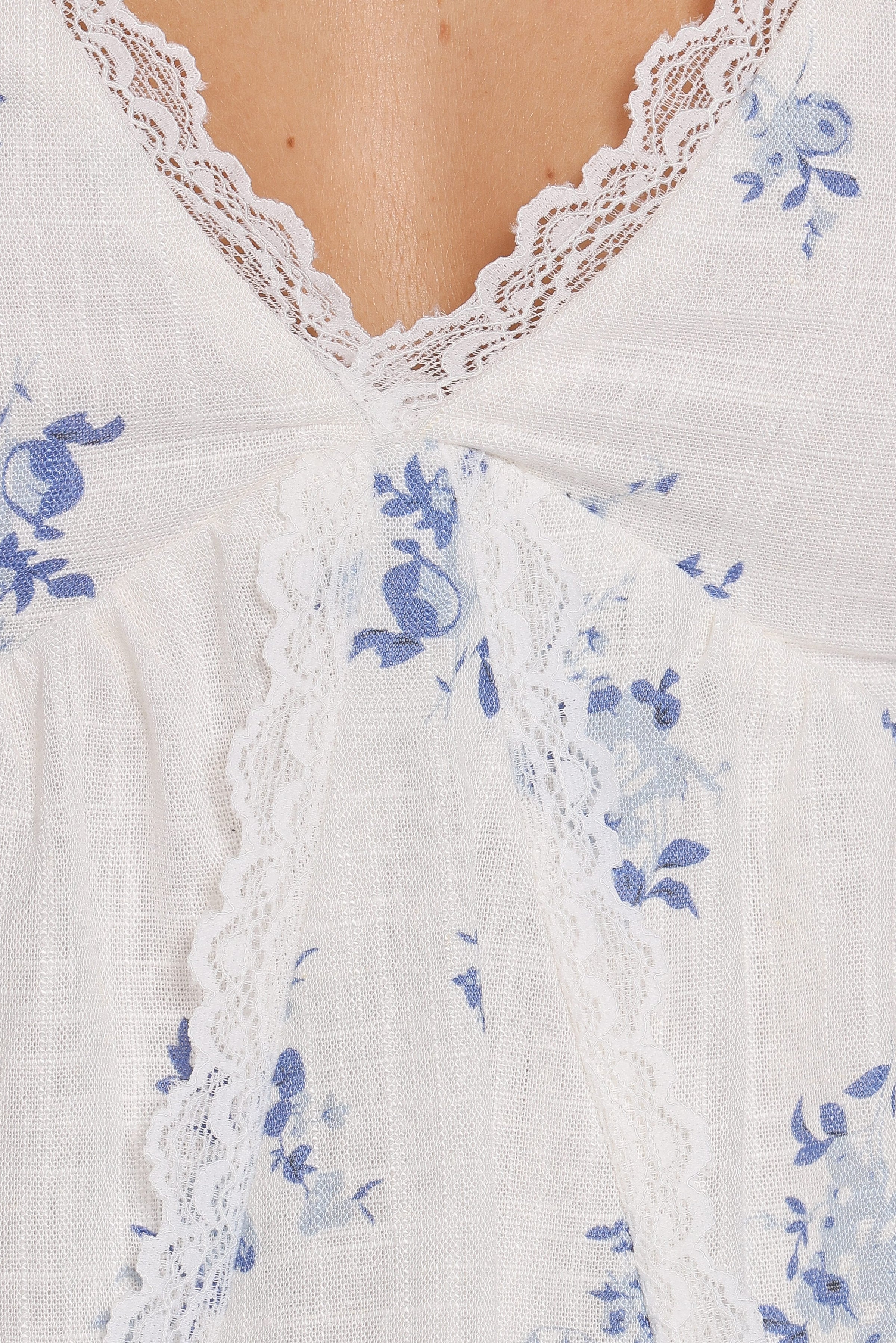 TOPS Aminta Top - Blue Floral