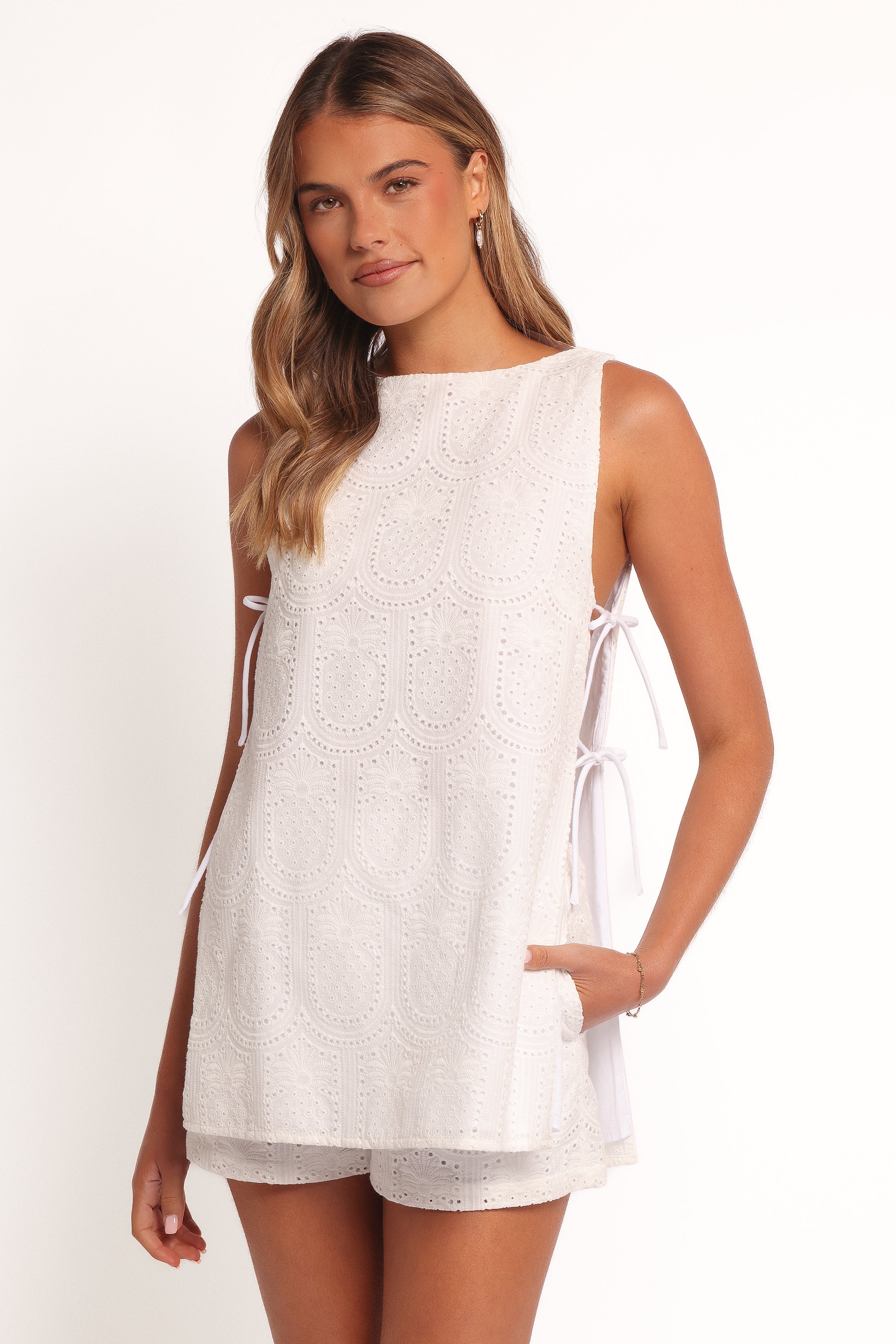 TOPS Arabella Short - White