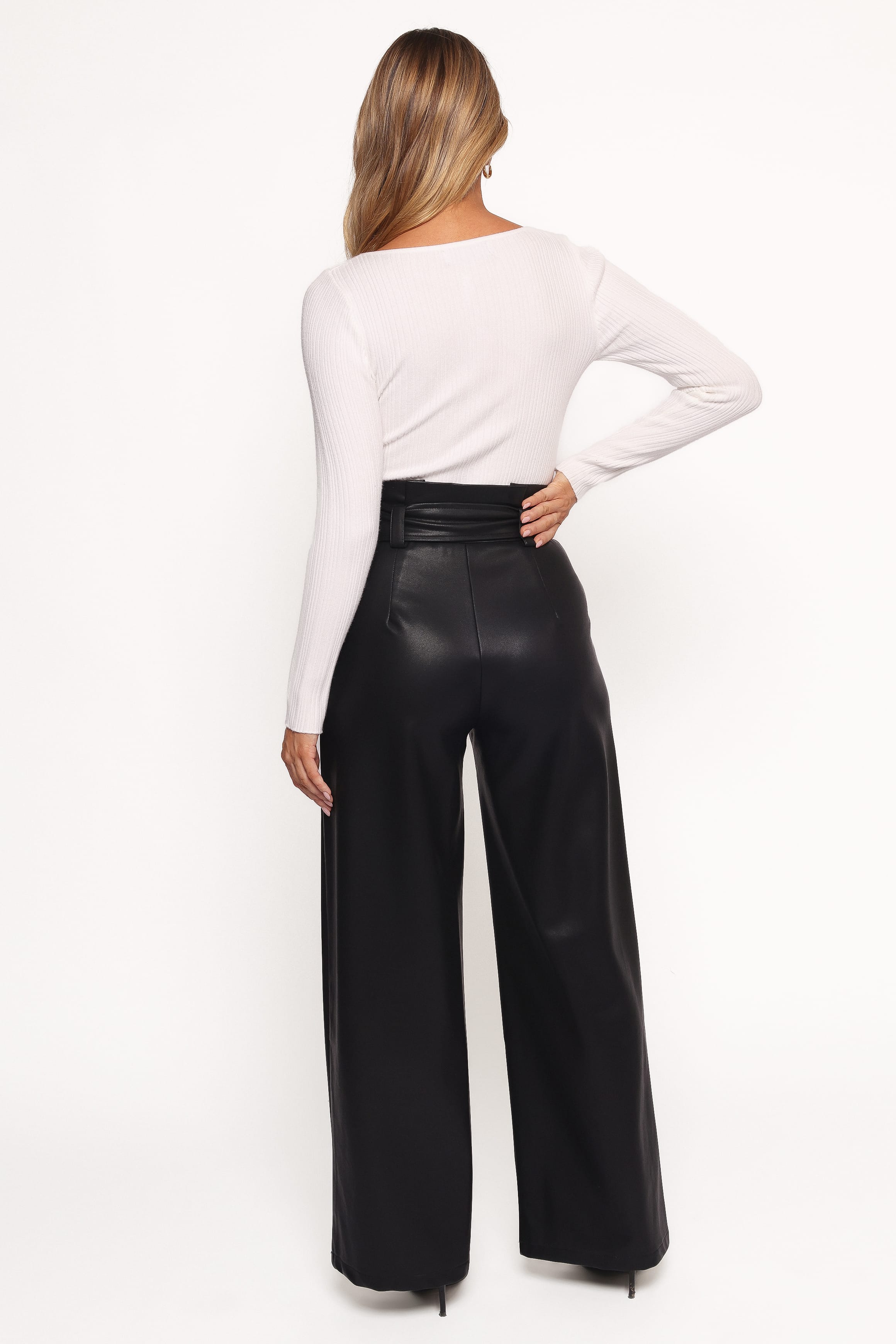 TOPS Asher Twist Neck Knitted Top - White