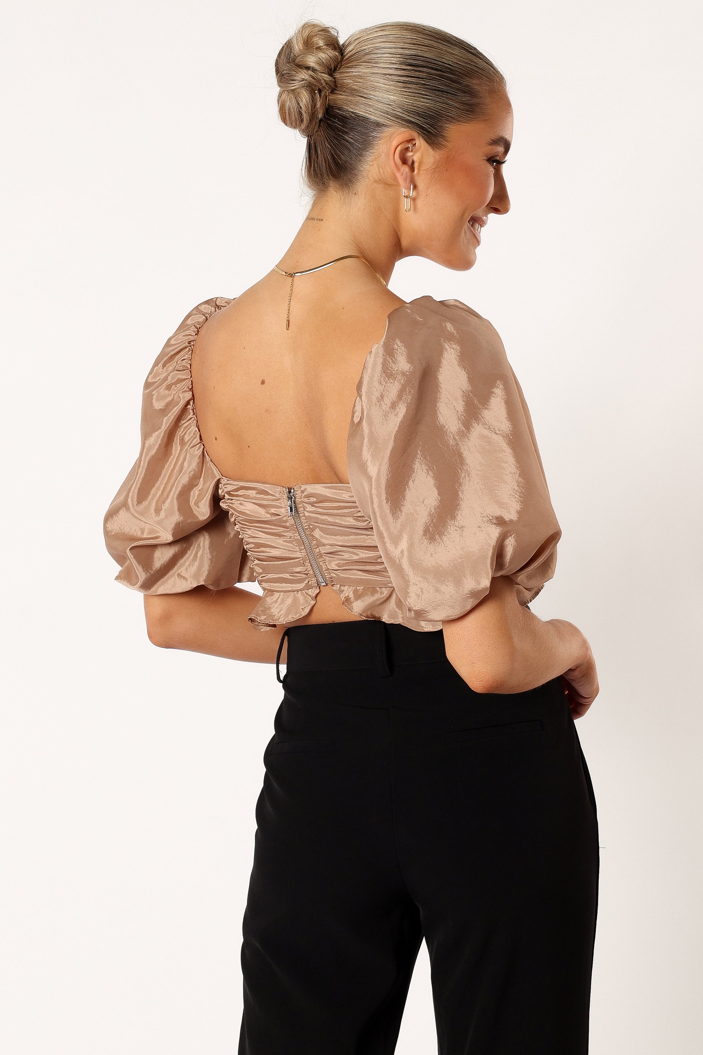 TOPS @Bessie Rosette Top - Champagne