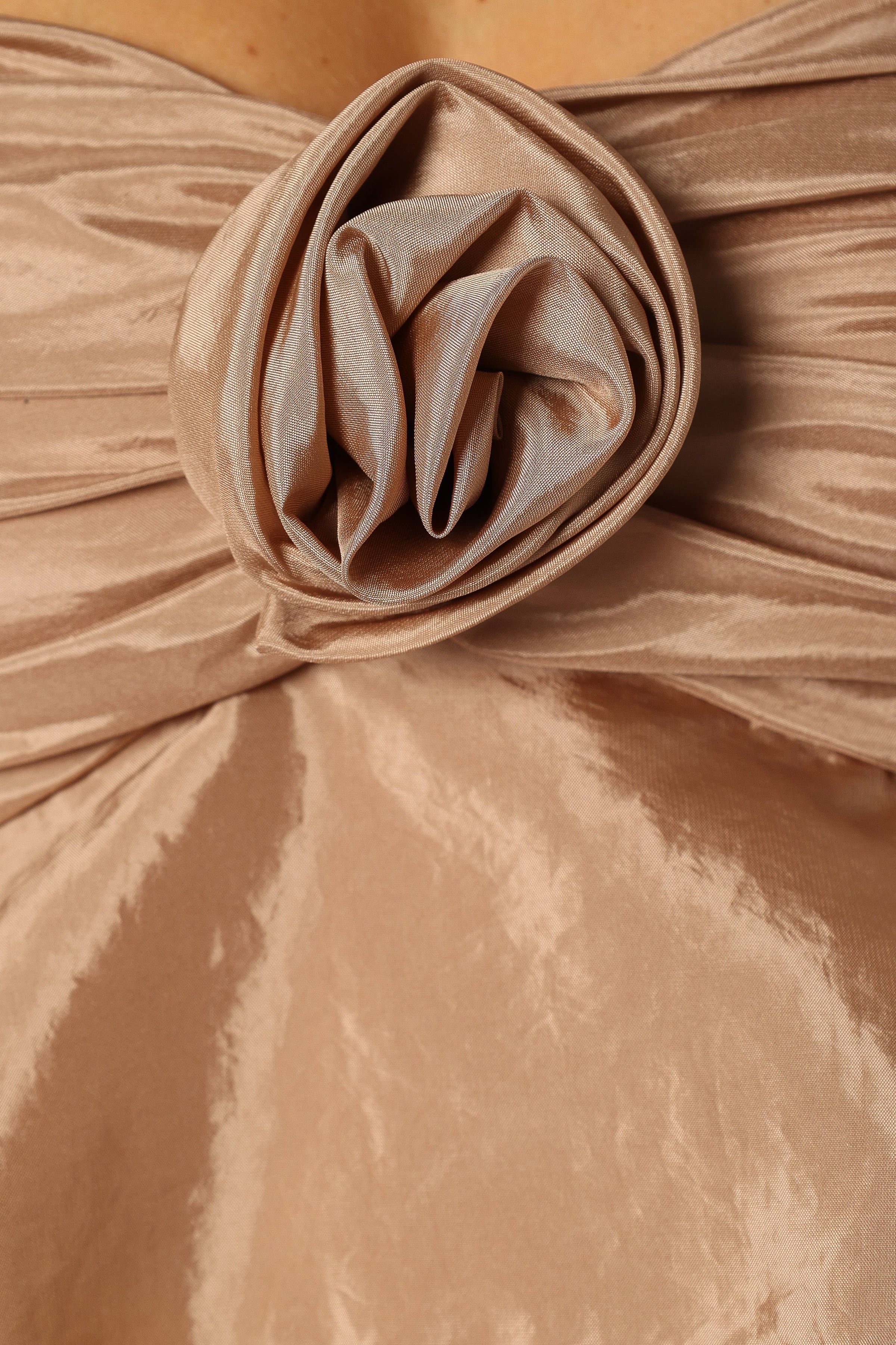 TOPS @Bessie Rosette Top - Champagne