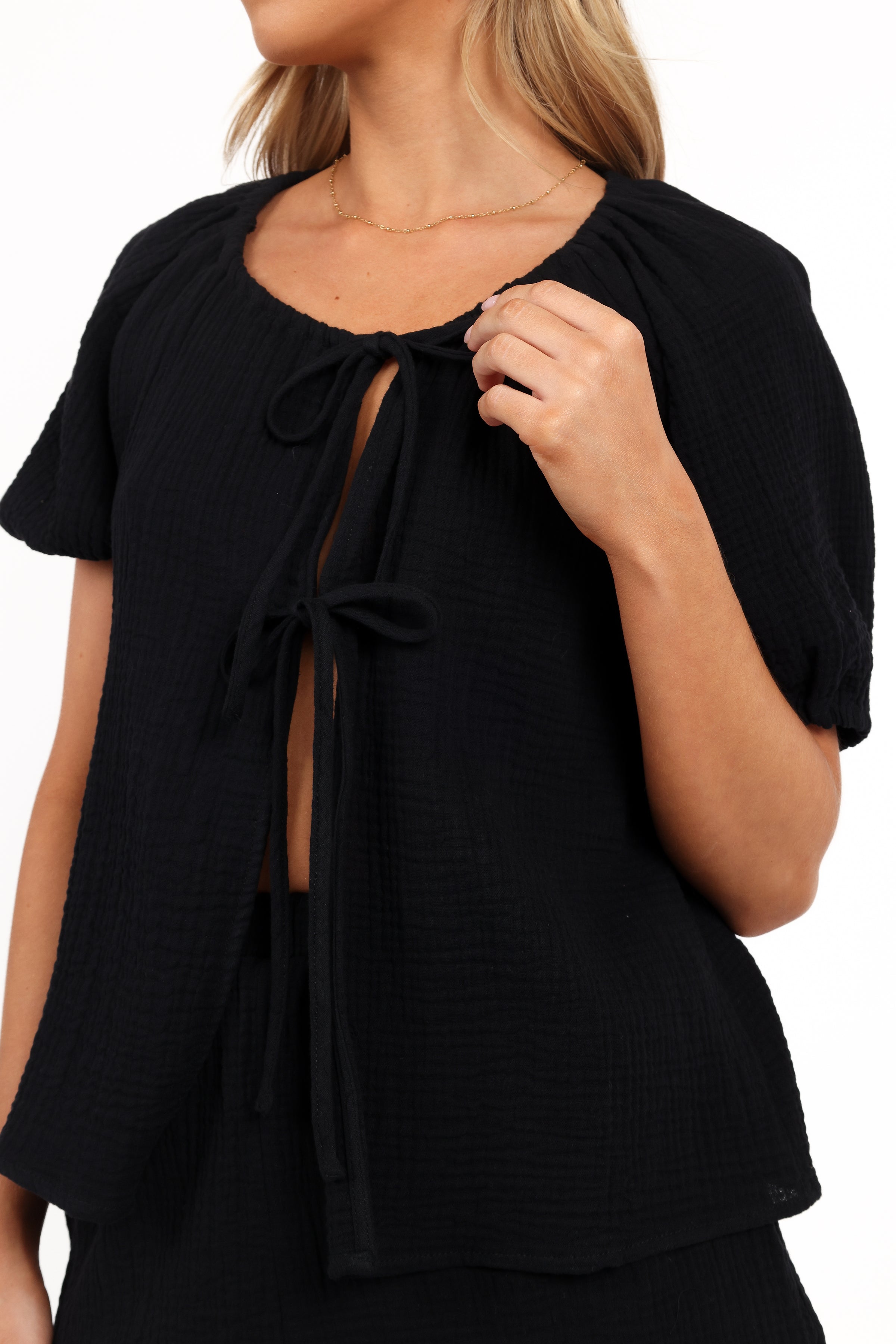 TOPS Bonnie Short Sleeve Top - Black