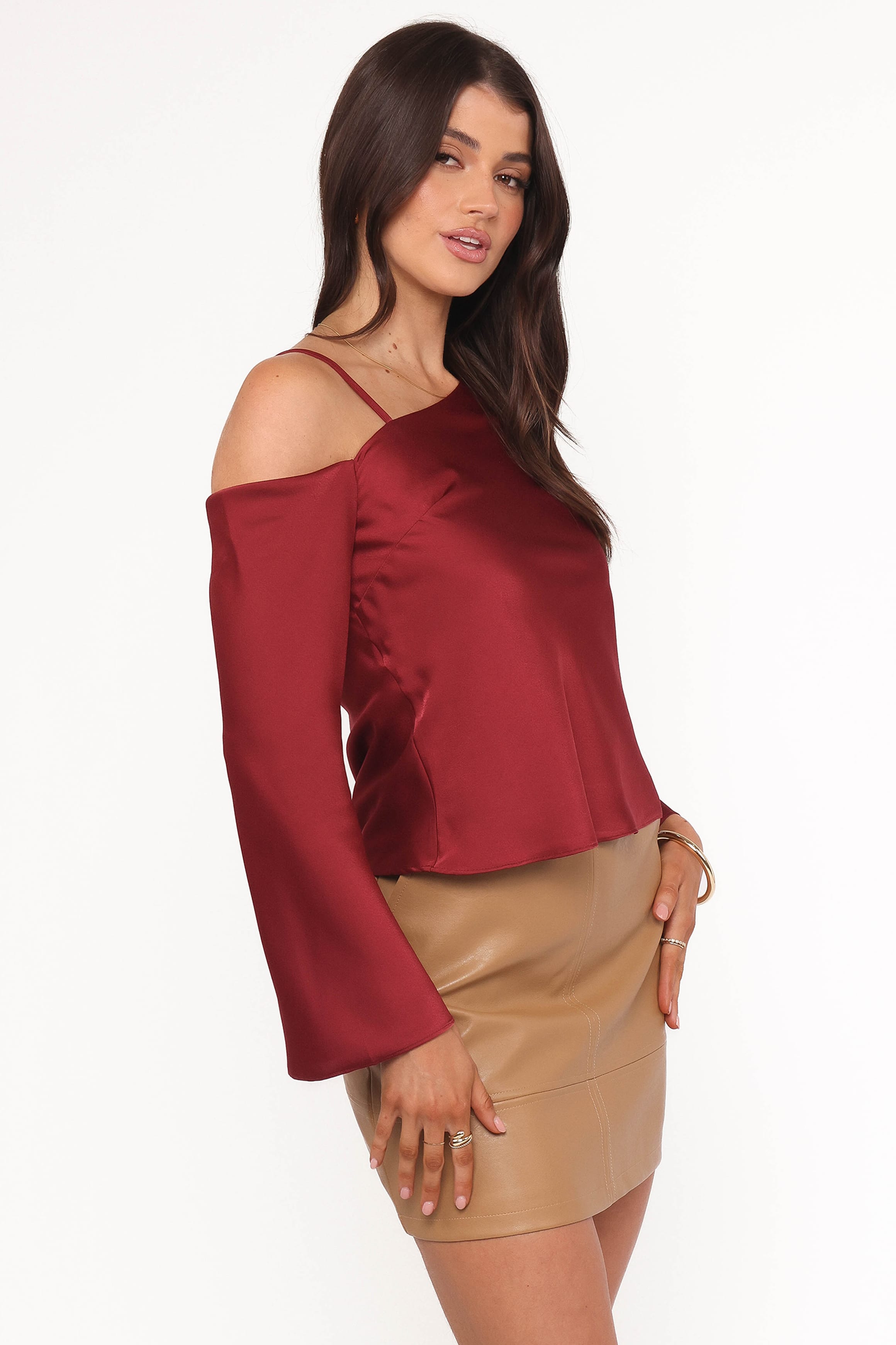 TOPS Brisa Off Shoulder Top - Cherry