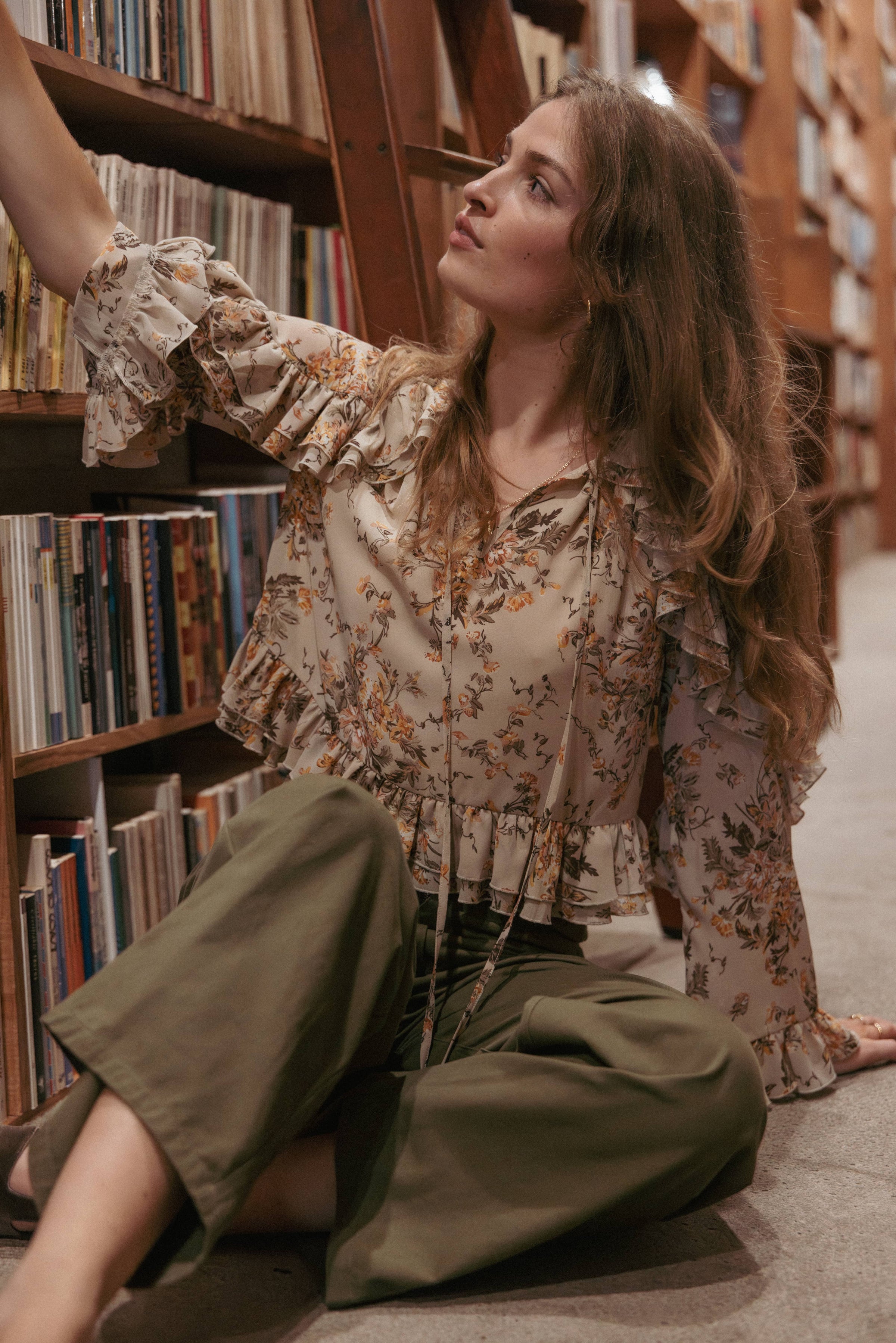 TOPS Caecilia Frill Top - Beige Floral