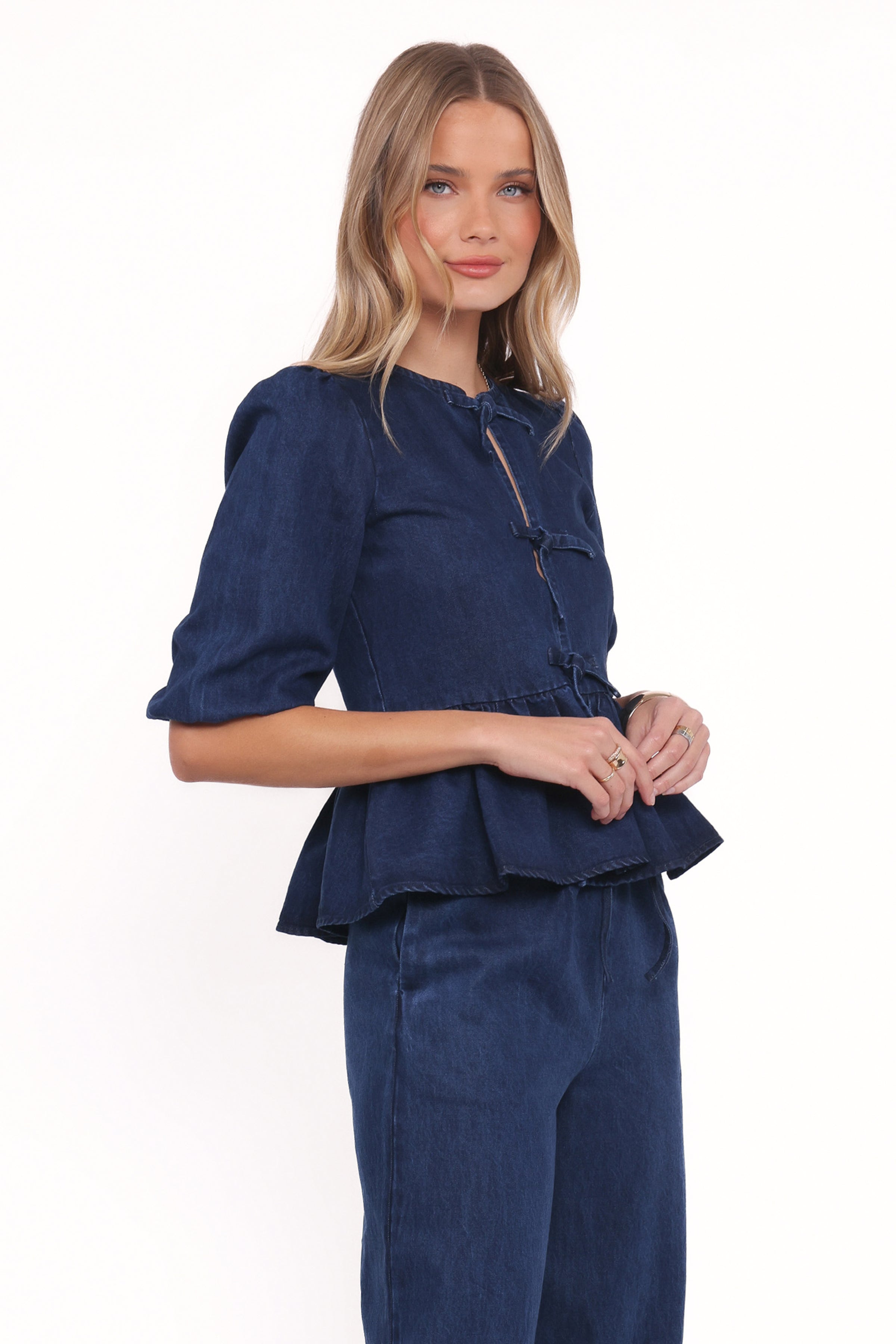 TOPS Charlotte Chambray Top - Mid Dark